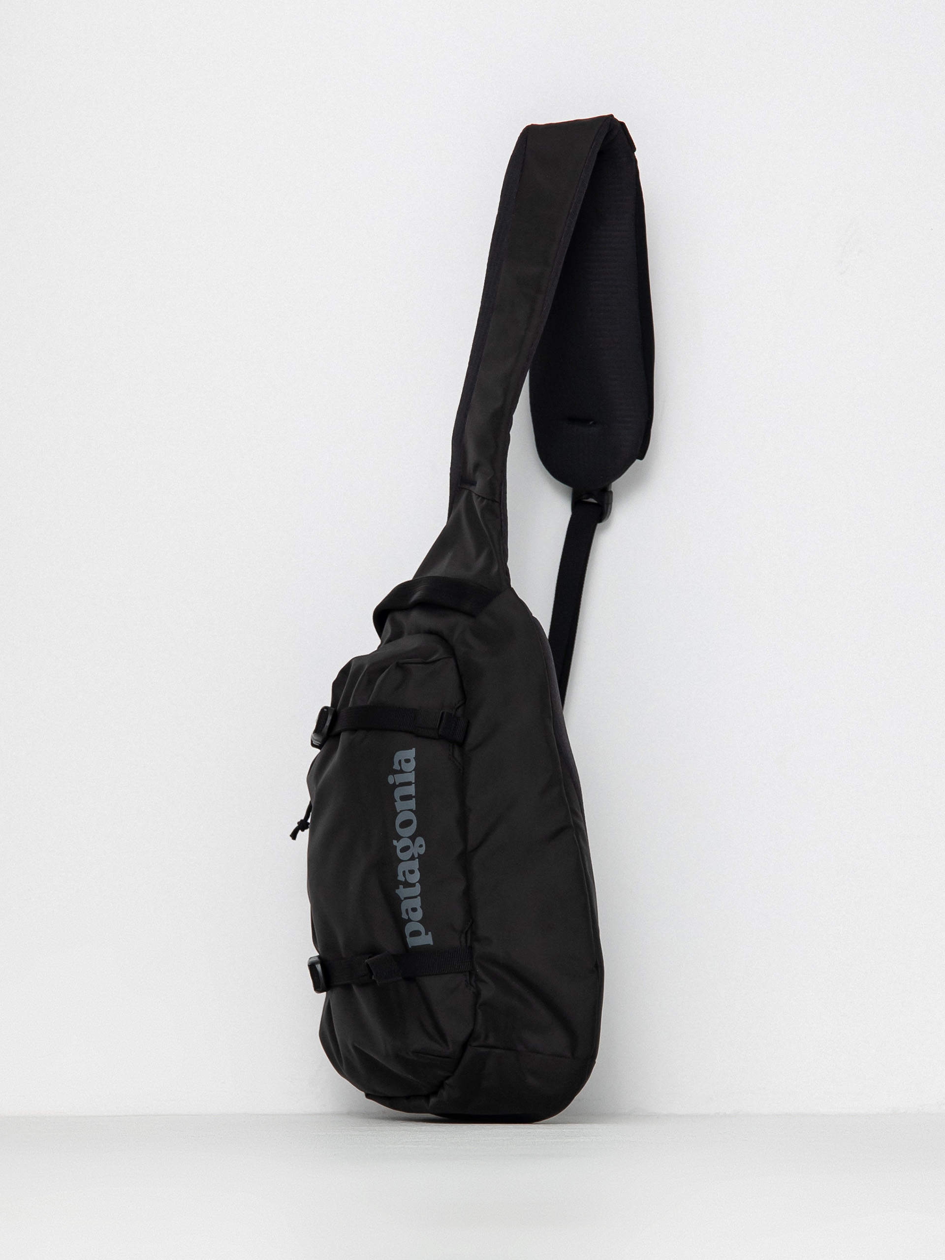Patagonia Atom 8L ボディバッグ ブラック パタゴニア Patagonia ボディバッグ アトム スリング 8L ブラック