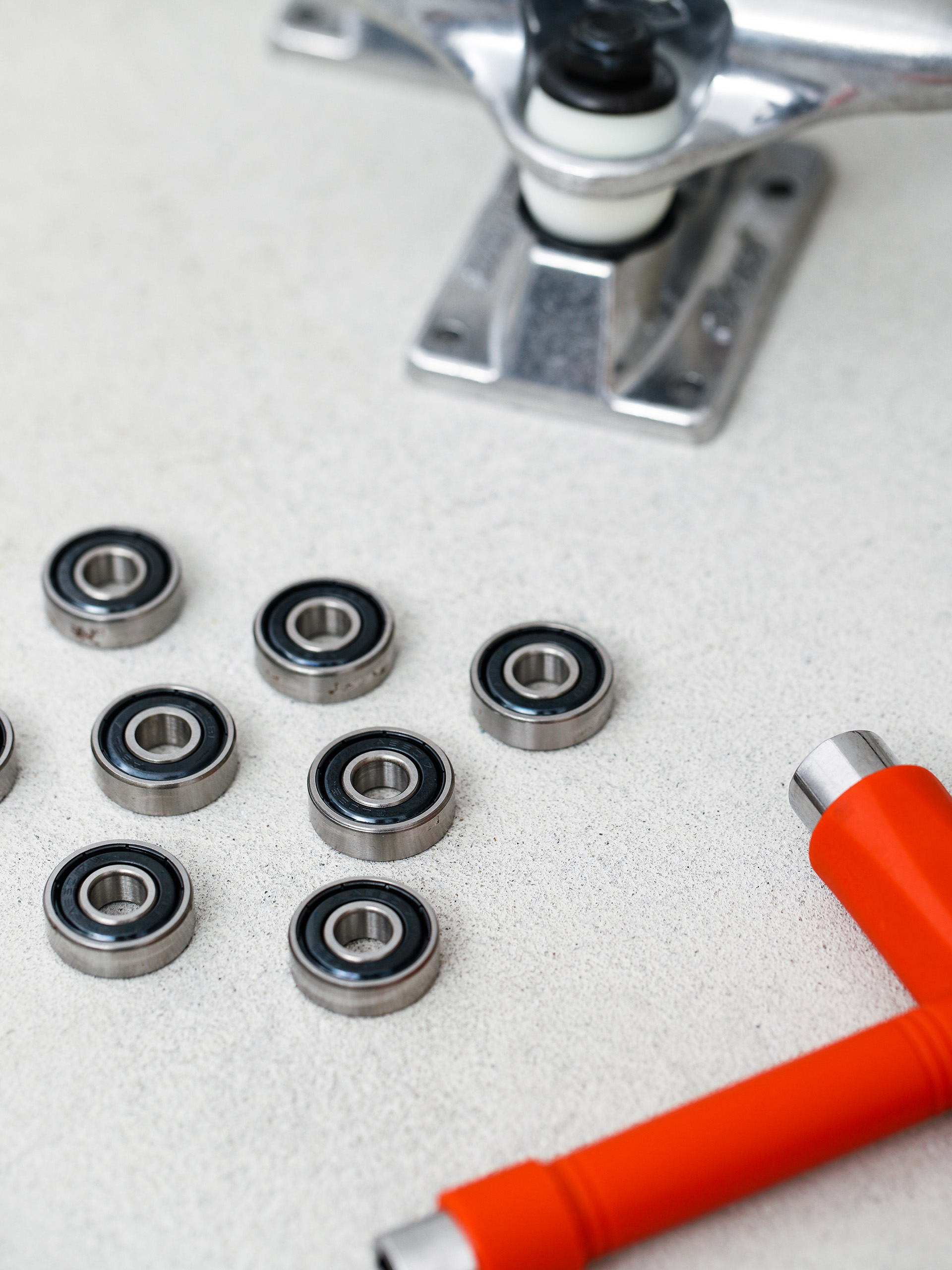 Cheie Globe Zestaw do deskorolki Everything But The Deck Kit (raw finish)