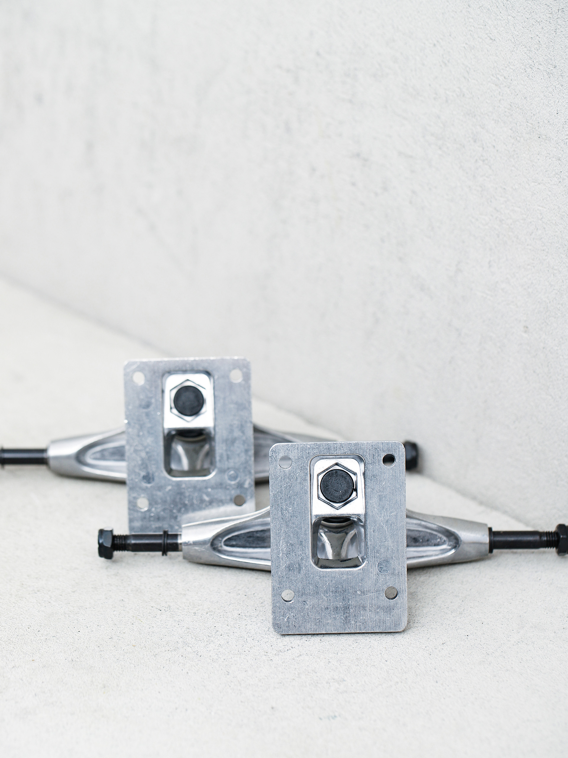 Cheie Globe Zestaw do deskorolki Everything But The Deck Kit (raw finish)