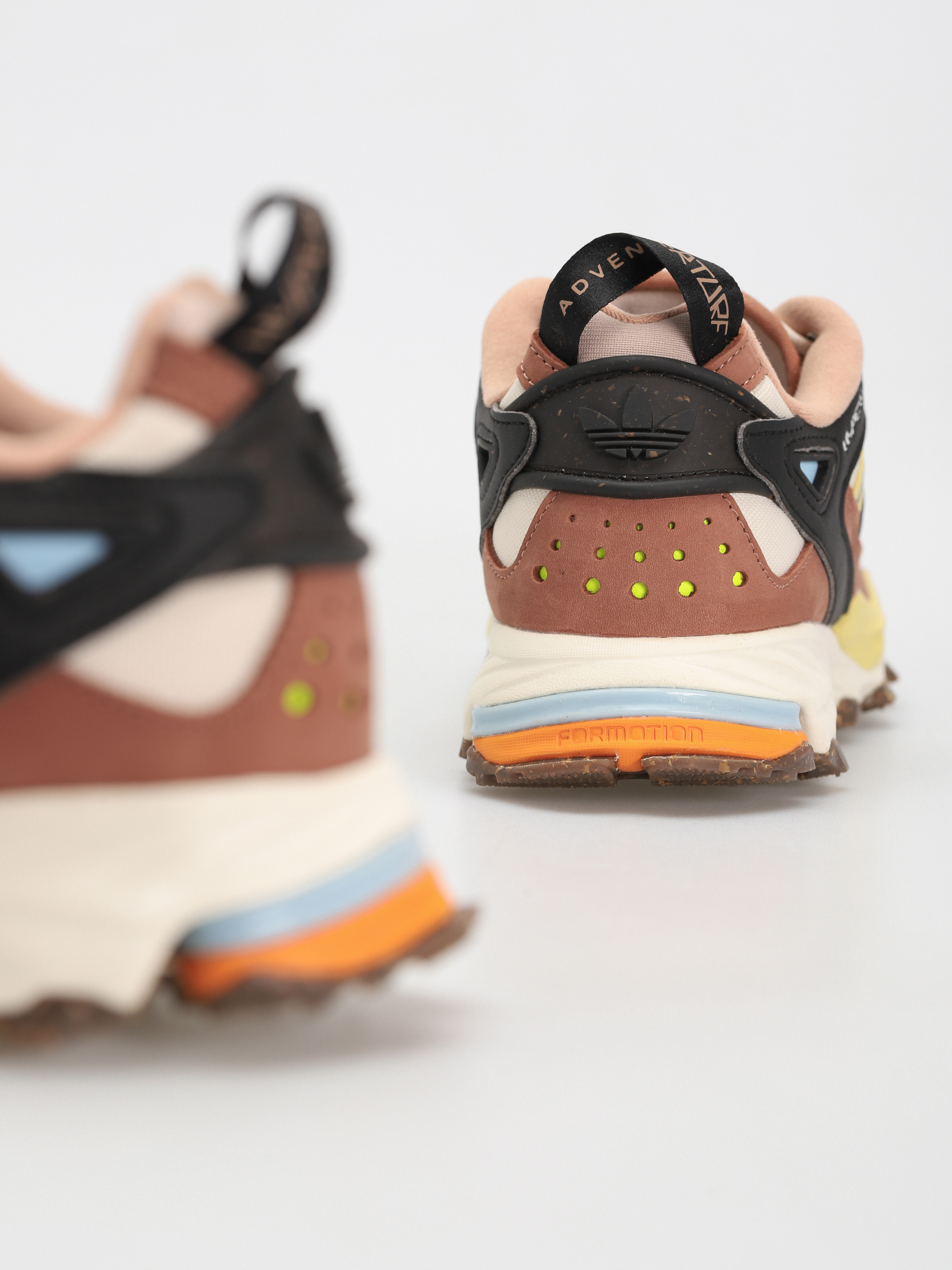 Pantofi adidas Originals Hyperturf (cblack/wonwhi/clastr)