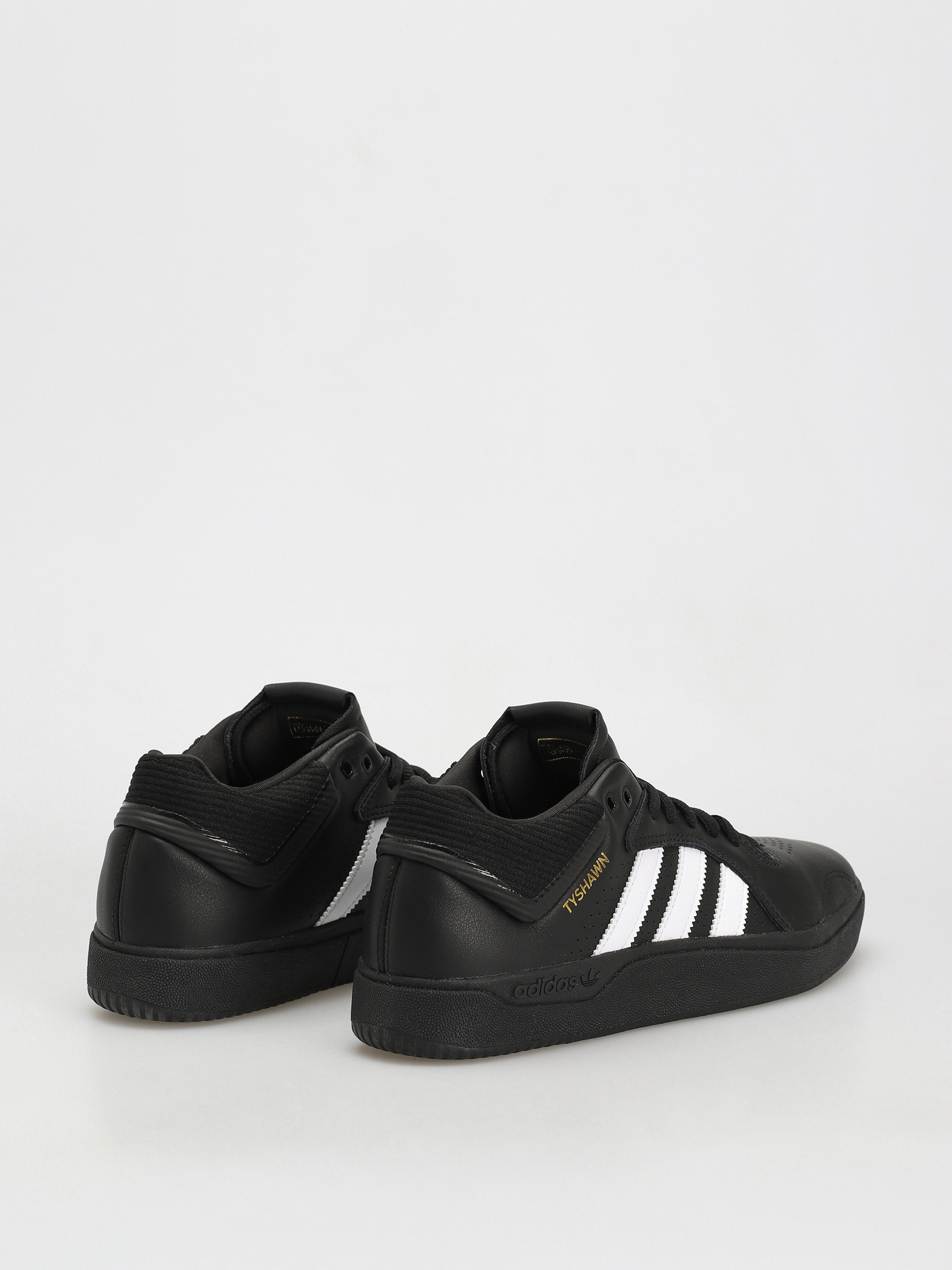 Pantofi adidas Tyshawn (cblack/ftwwht/goldmt)
