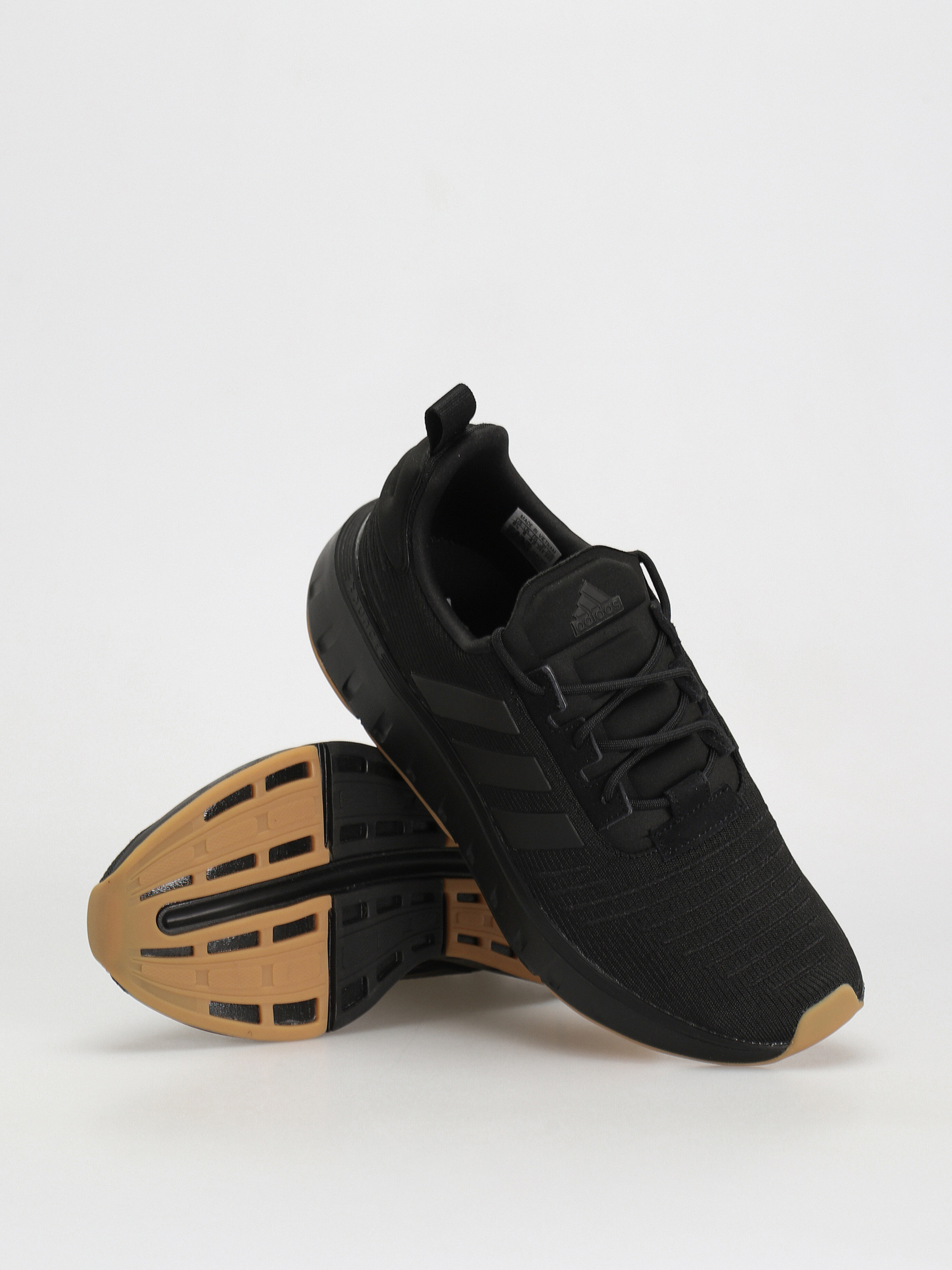 Pantofi adidas Swift Run 23 (cblack/cblack/gum3)