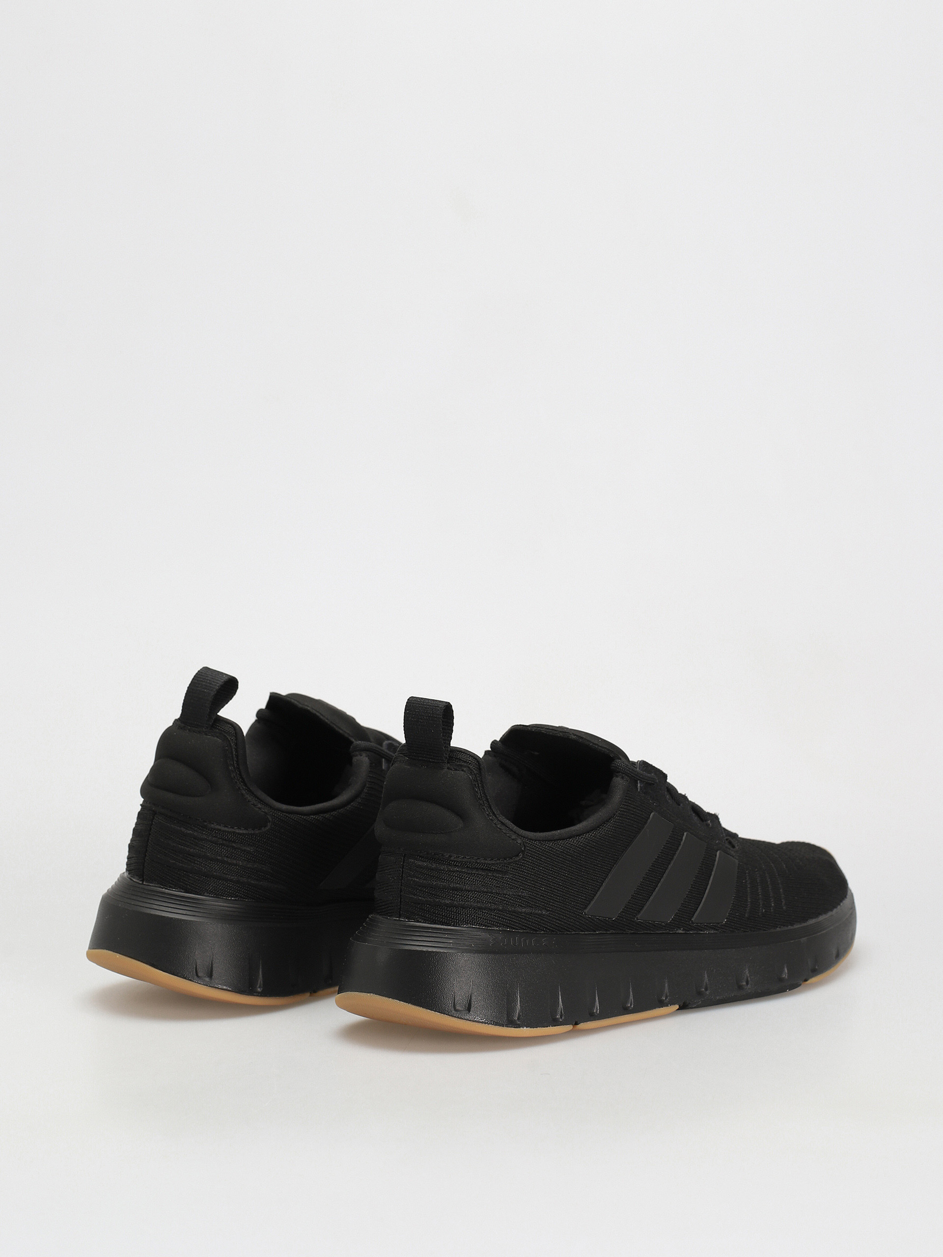Pantofi adidas Swift Run 23 (cblack/cblack/gum3)