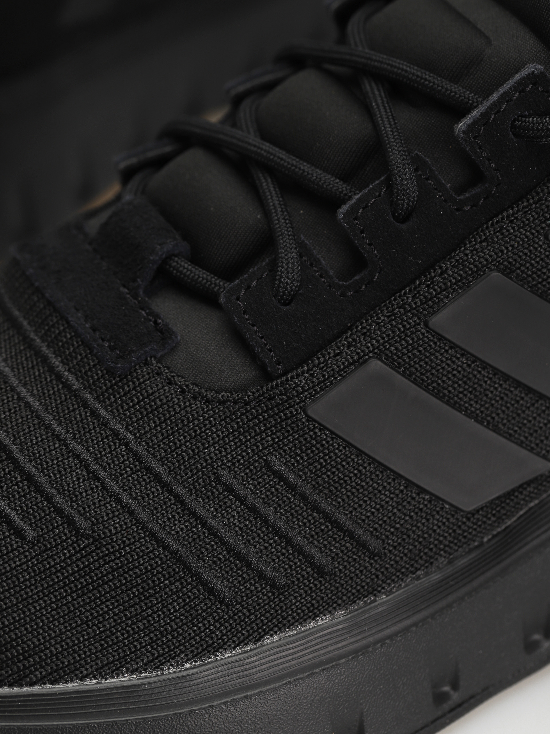 Pantofi adidas Swift Run 23 (cblack/cblack/gum3)