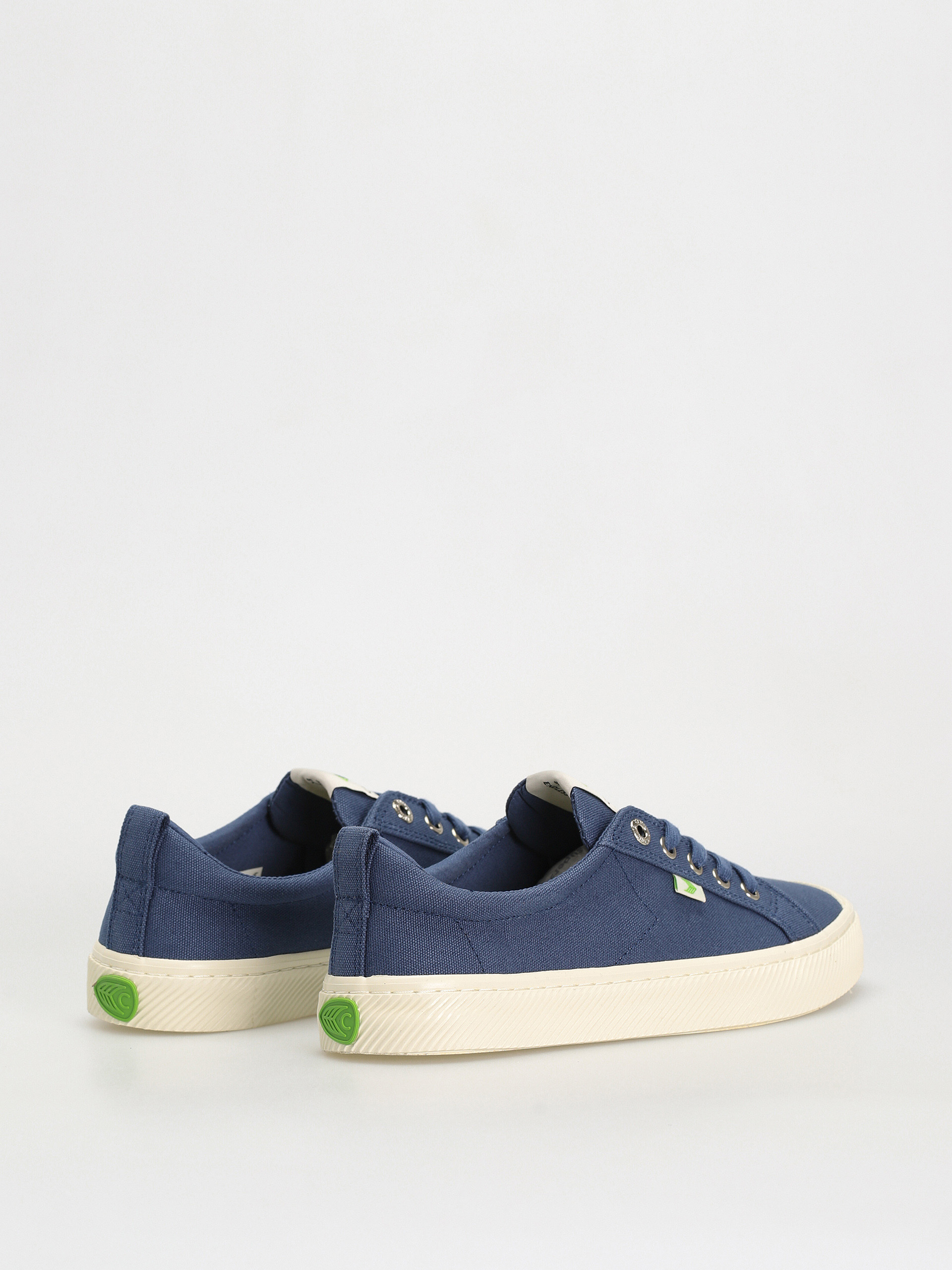 Pantofi Cariuma Oca Low (shadow blue)