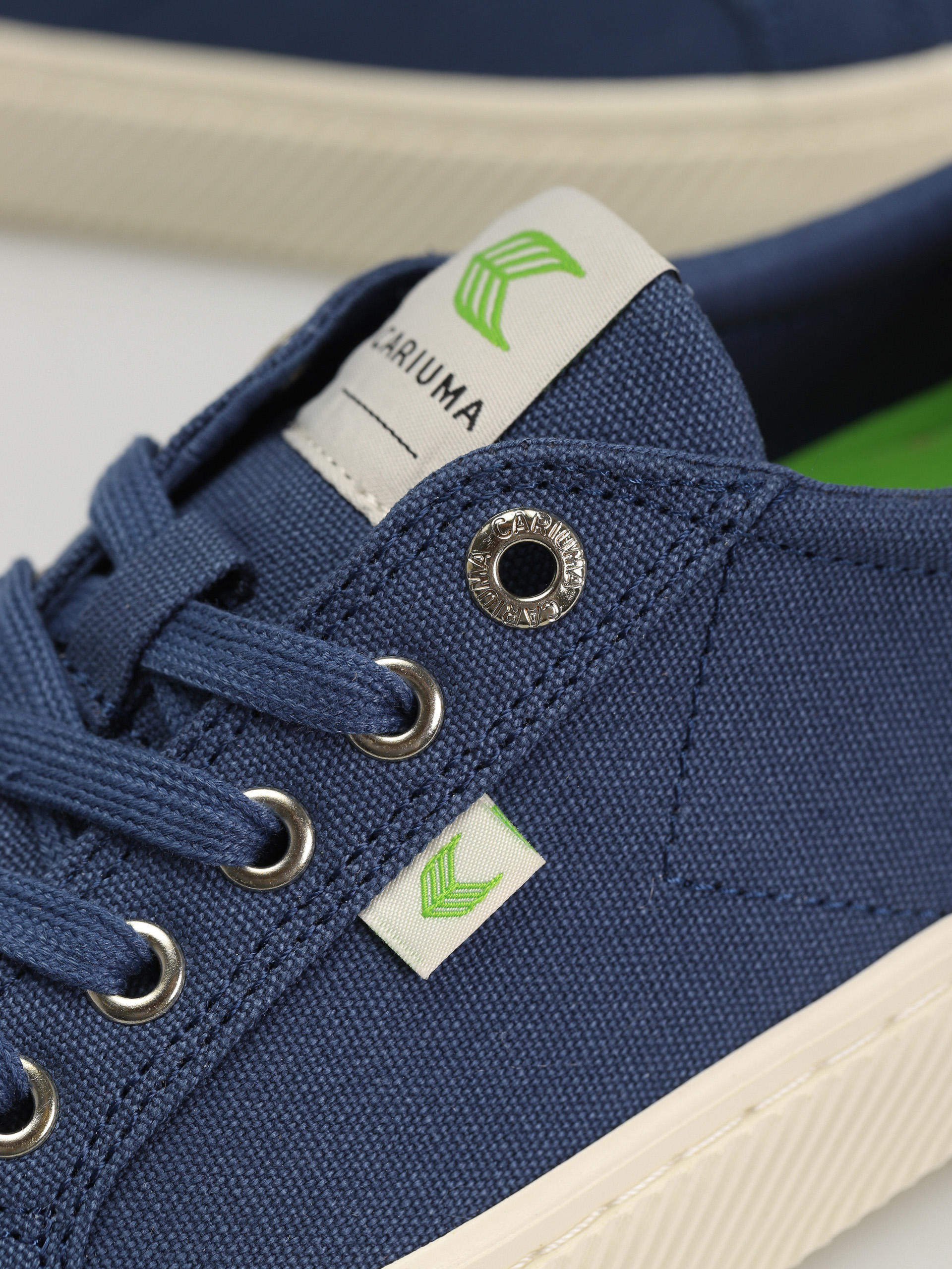 Pantofi Cariuma Oca Low (shadow blue)