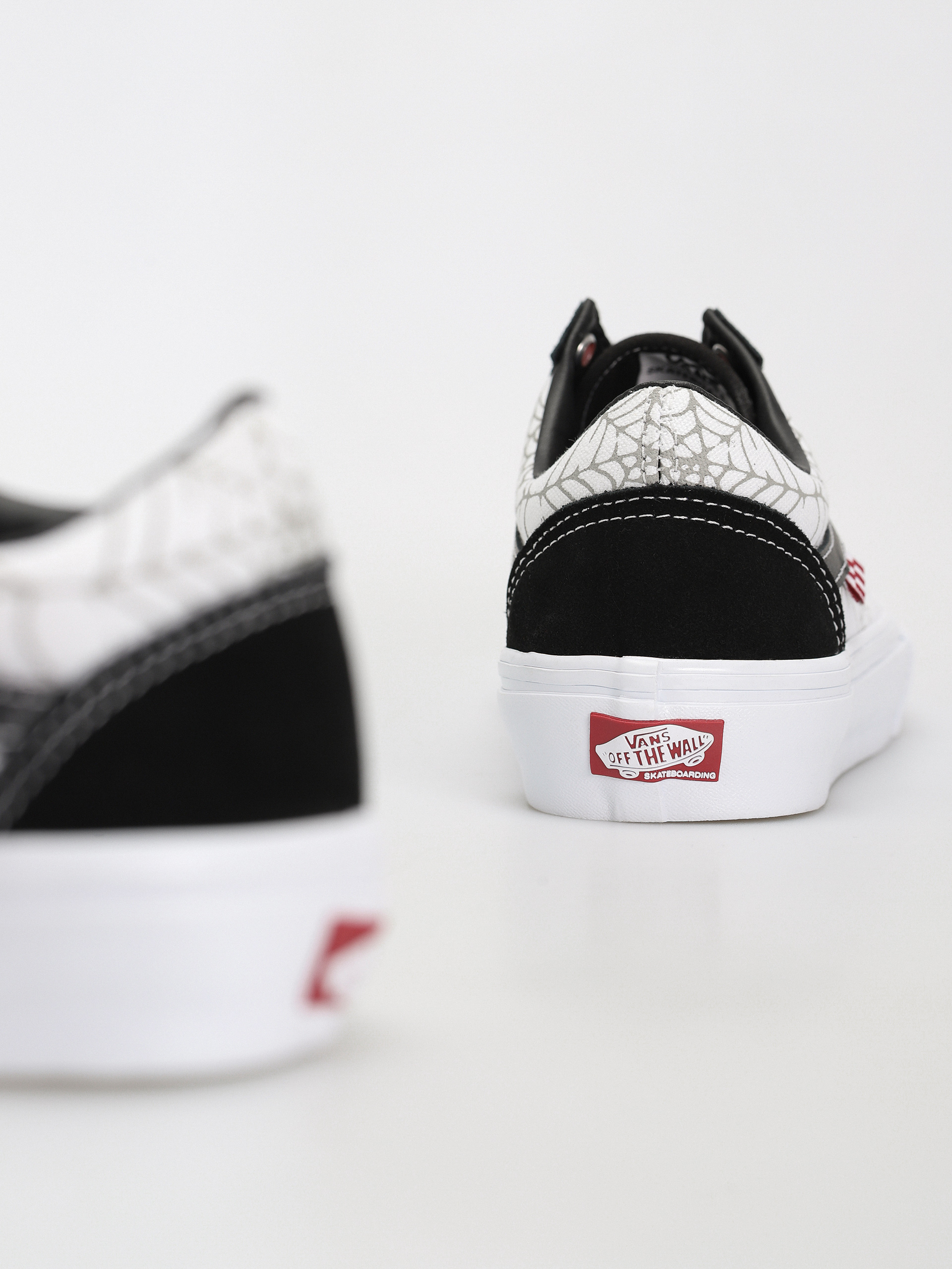 Pantofi Vans Skate Old Skool (black widow spider black/white/red)
