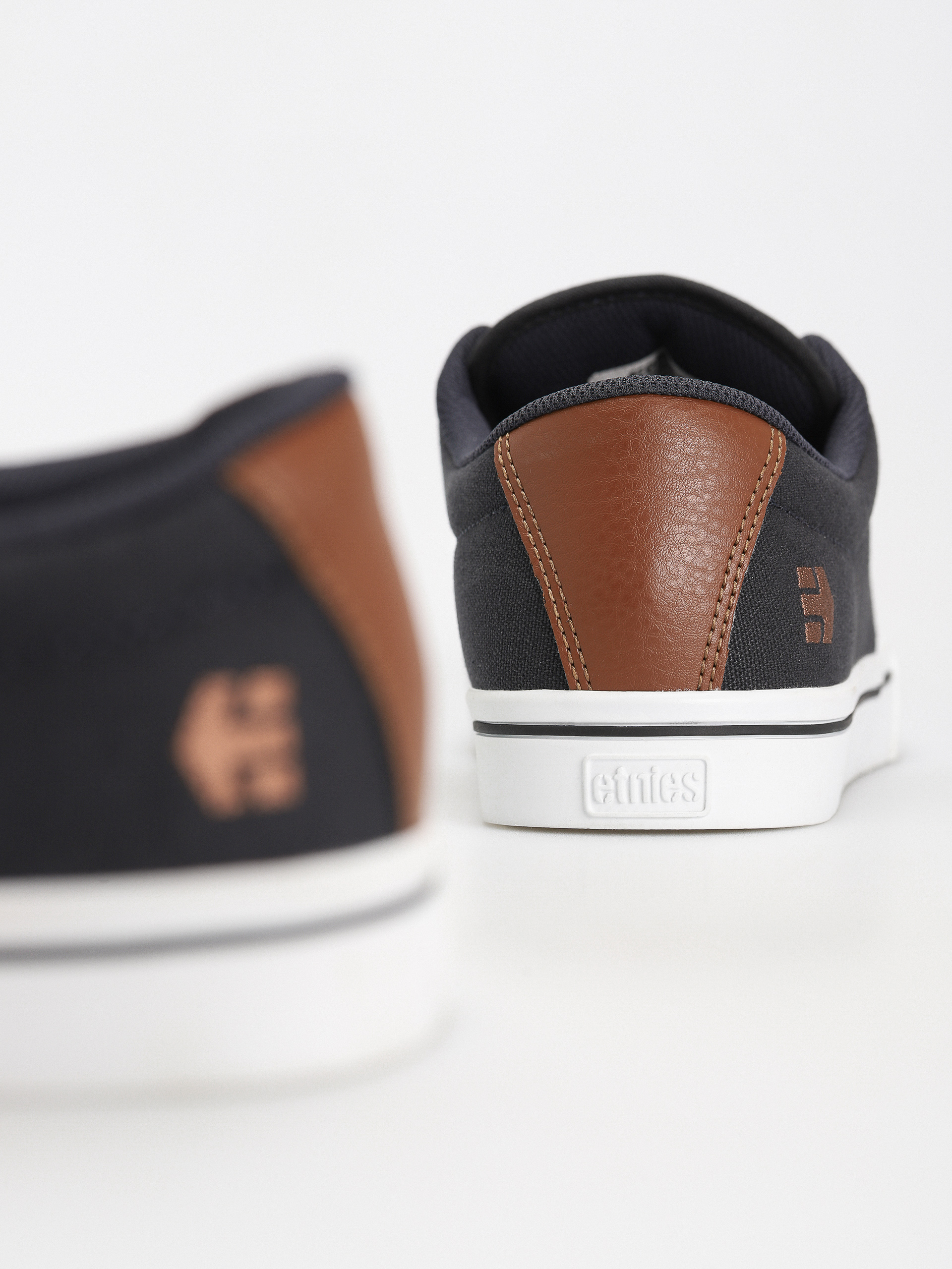 Pantofi Etnies Jameson 2 Eco (navy/tan/white)