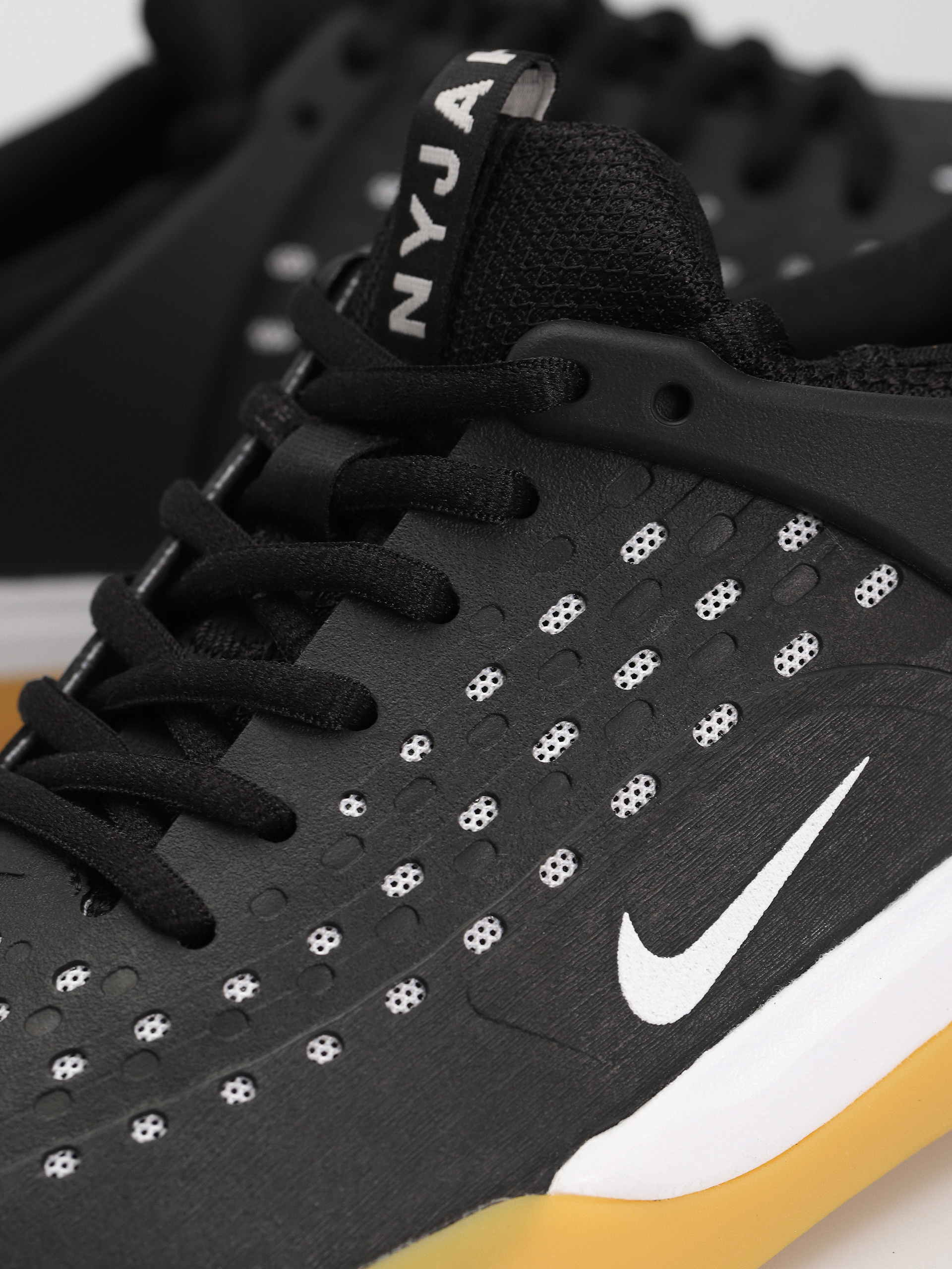 Pantofi Nike SB Zoom Nyjah 3 (black/white black white)