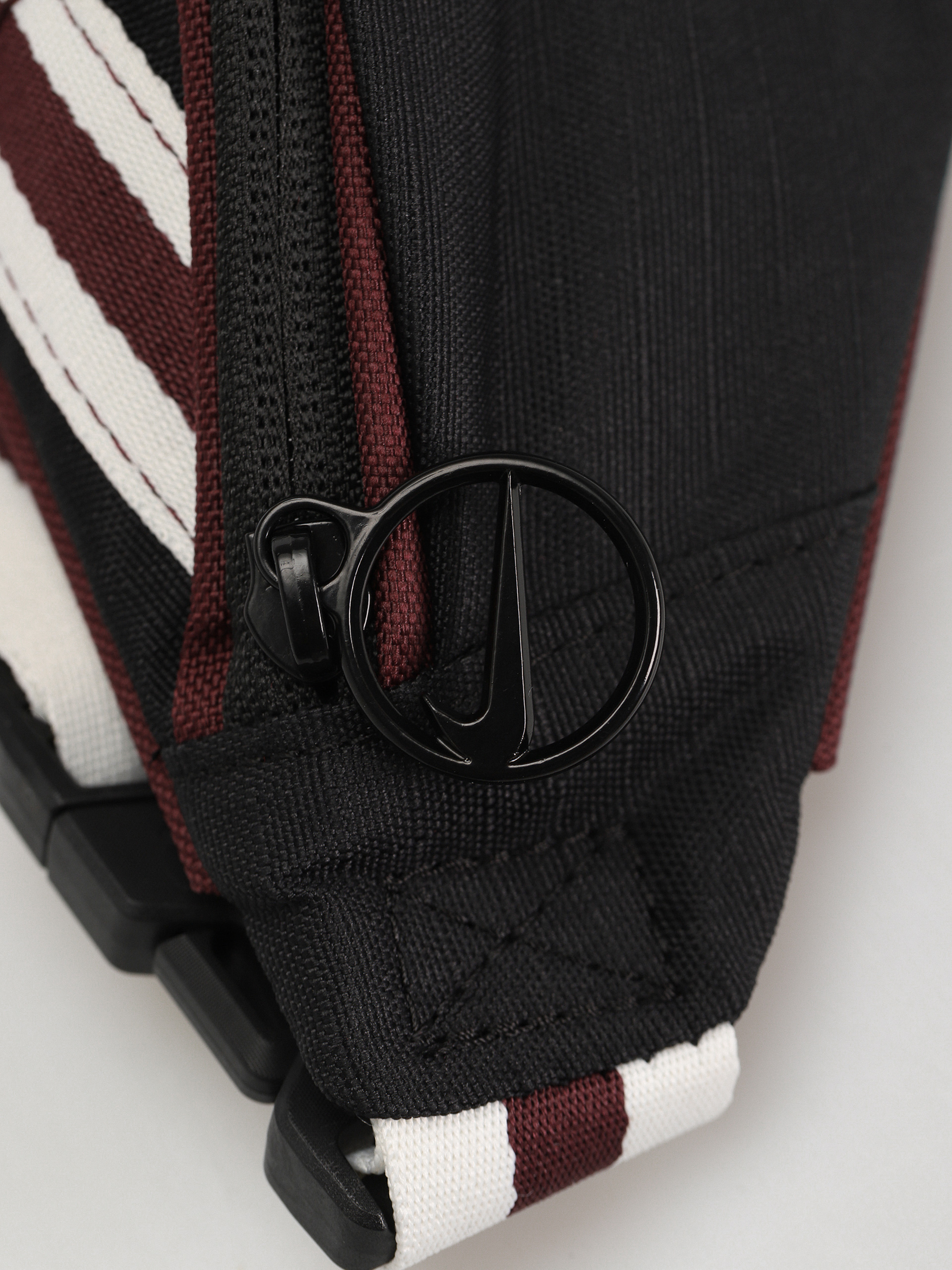 Borsetă de brâu Nike SB Heritage (black/sail/night maroon)