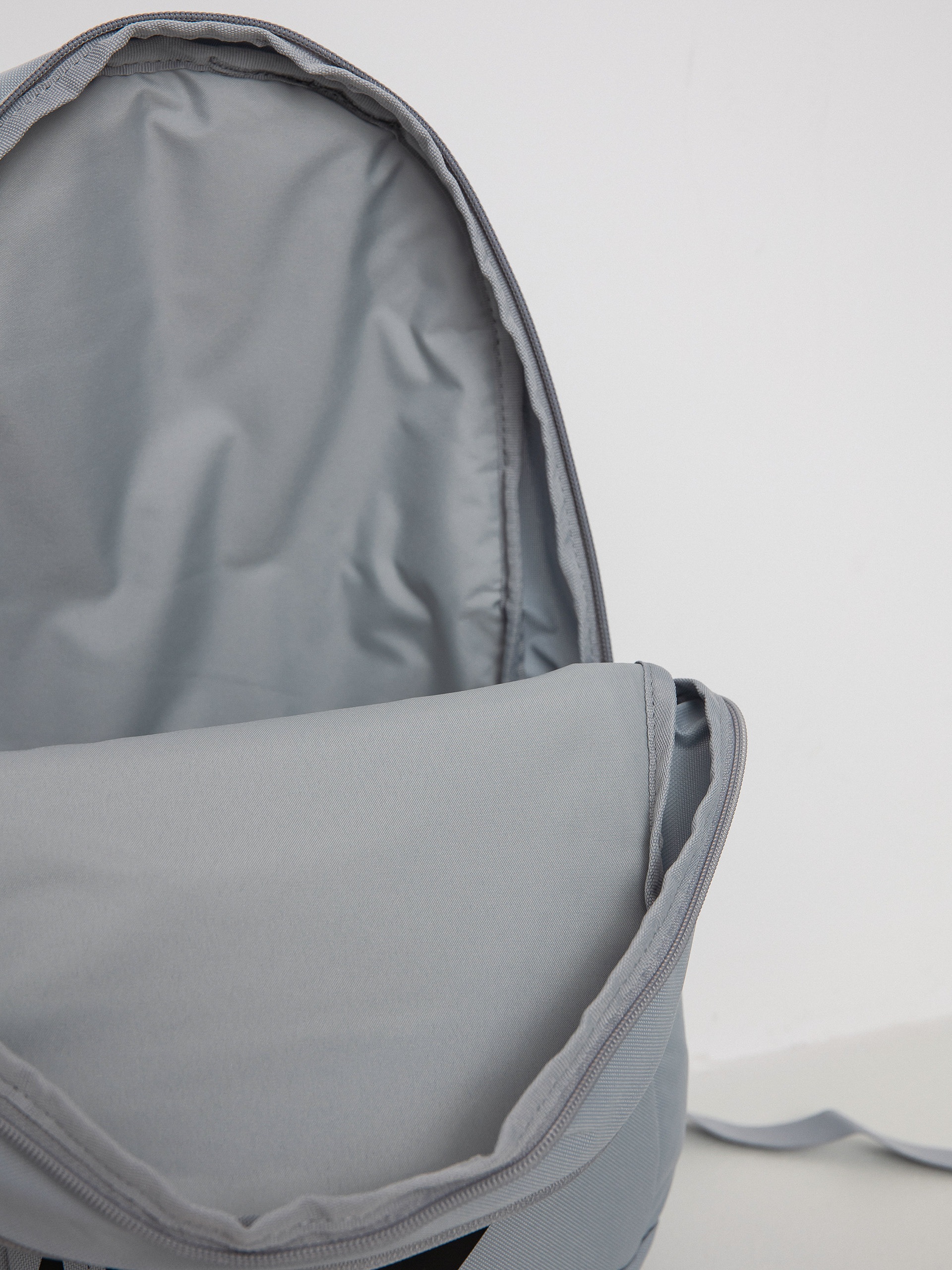 Rucsac Nike SB Elemental (wolf grey/wolf grey/black)