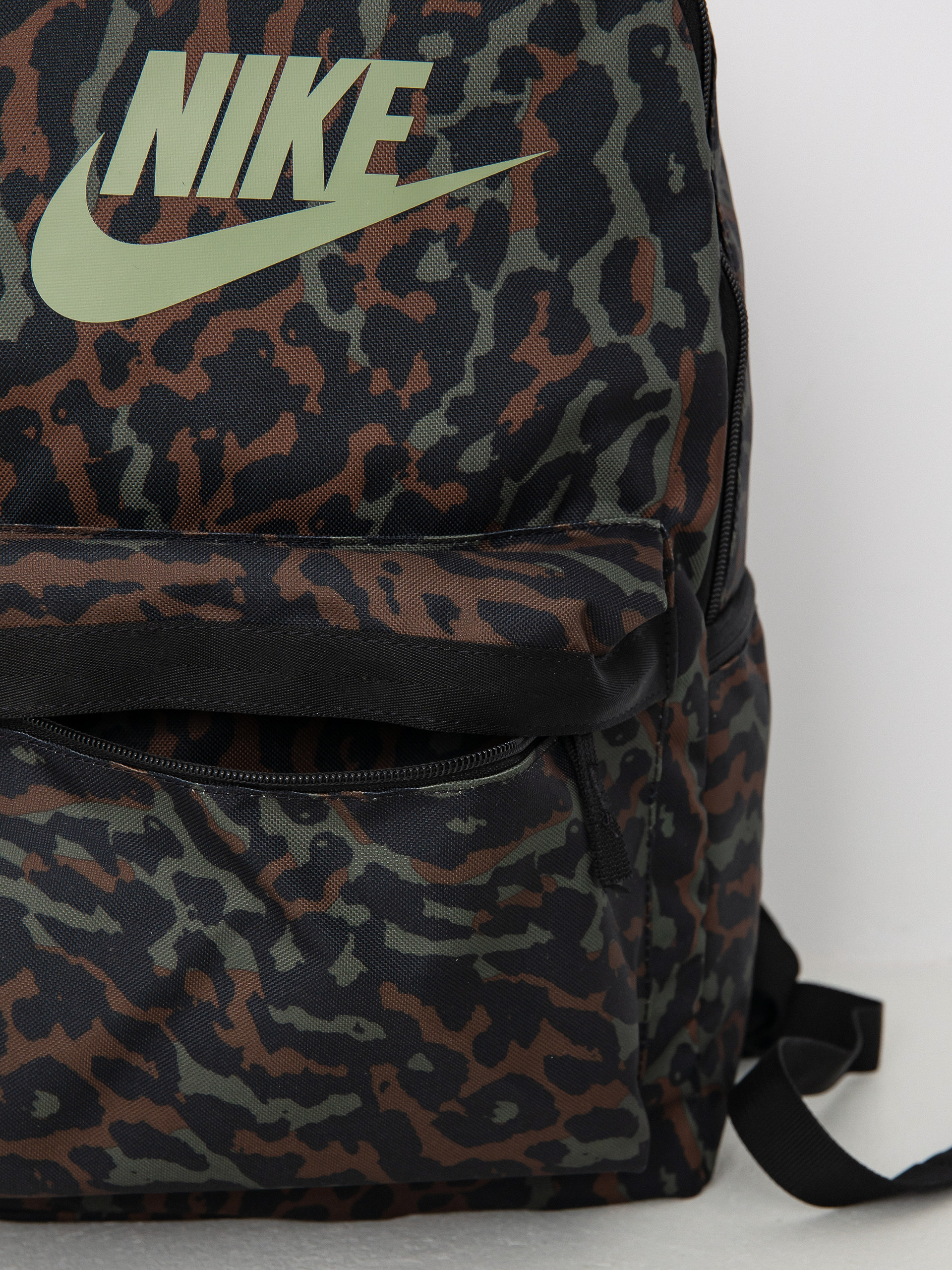 Rucsac Nike SB Heritage (black/black/oil green)