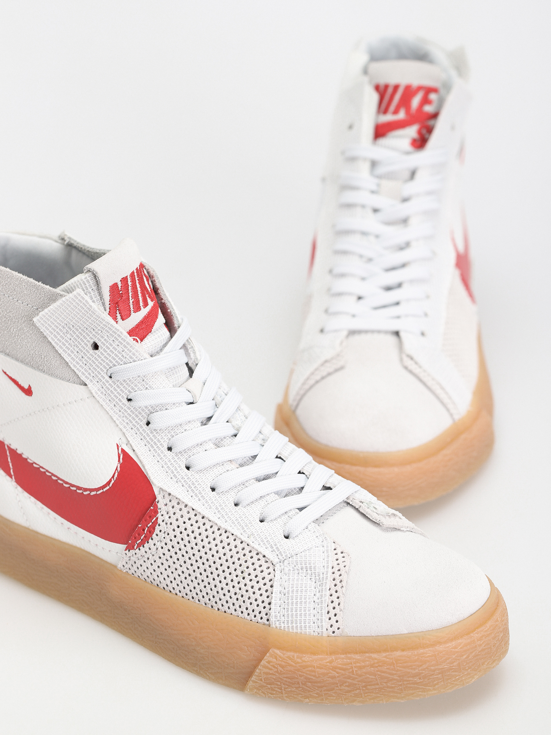 Pantofi Nike SB Zoom Blazer Mid Prm (summit white/university red)