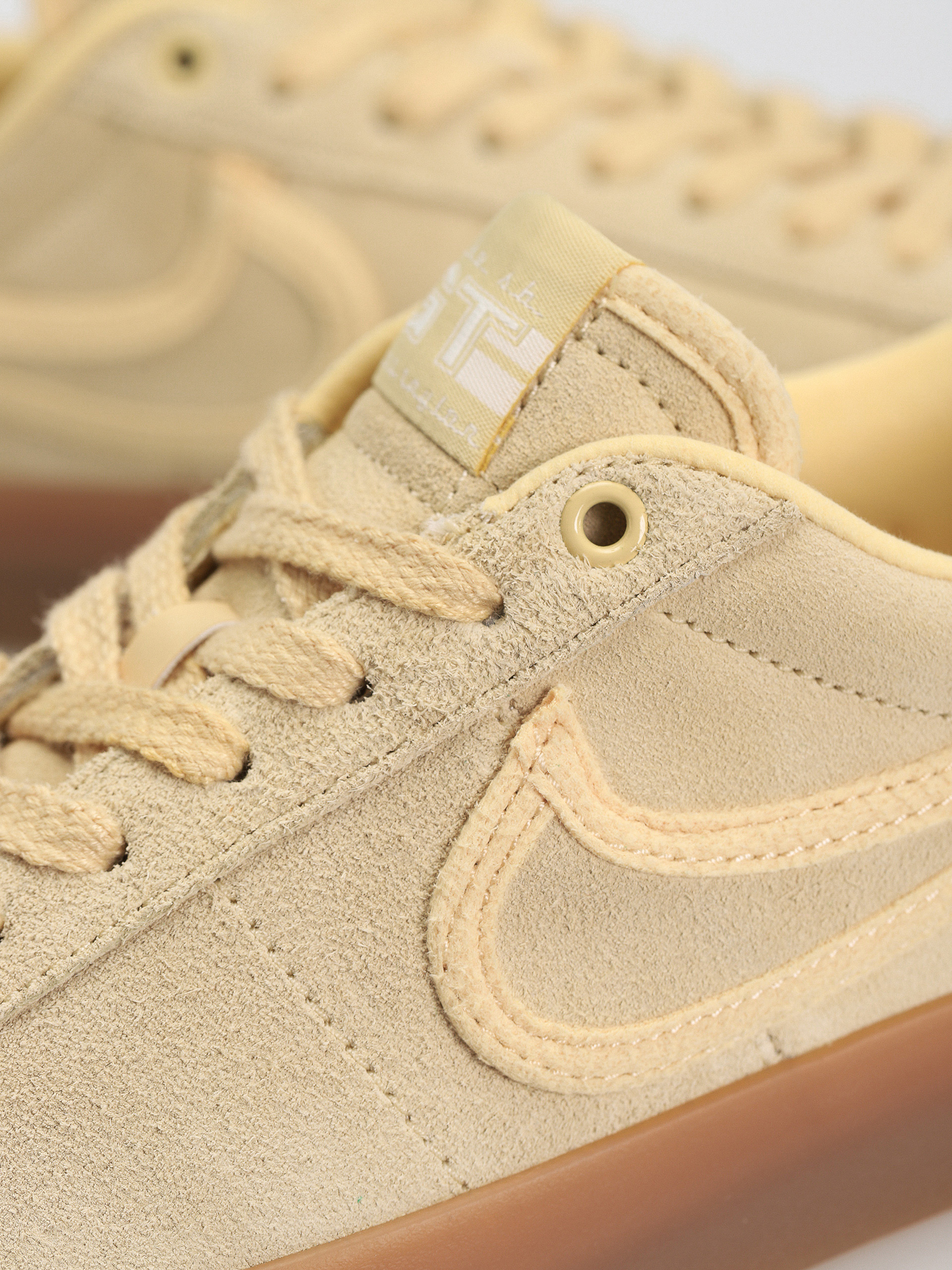Pantofi Nike SB Blazer Low Pro Gt Prm (pale vanilla/pale vanilla pale vanilla)