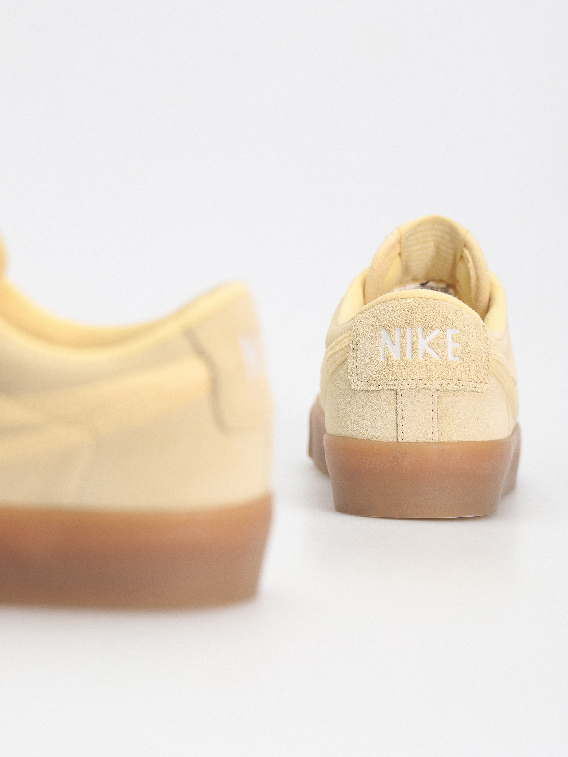 Pantofi Nike SB Blazer Low Pro Gt Prm (pale vanilla/pale vanilla pale vanilla)