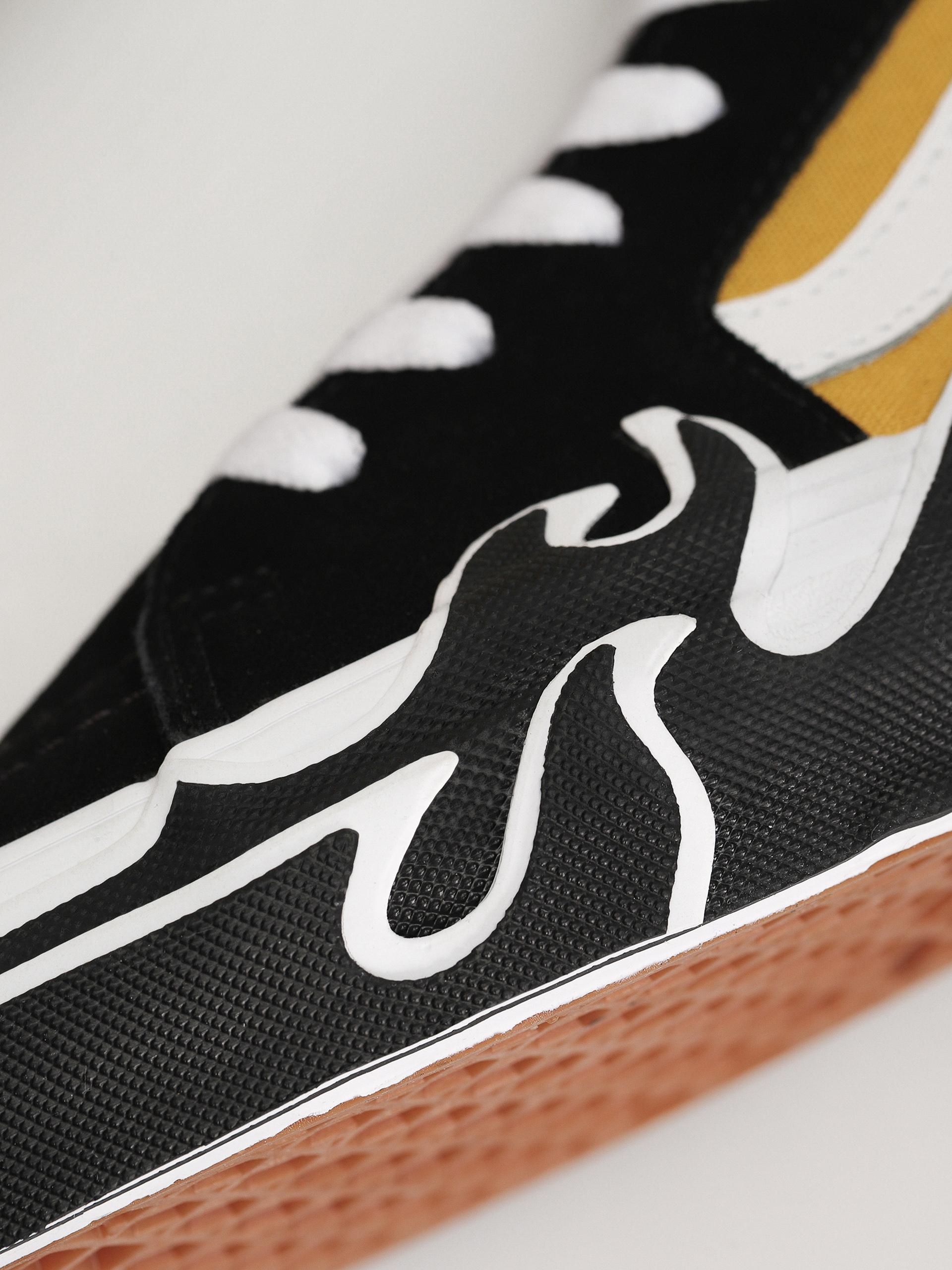Pantofi Vans Sk8 Hi Flame (black/yellow)