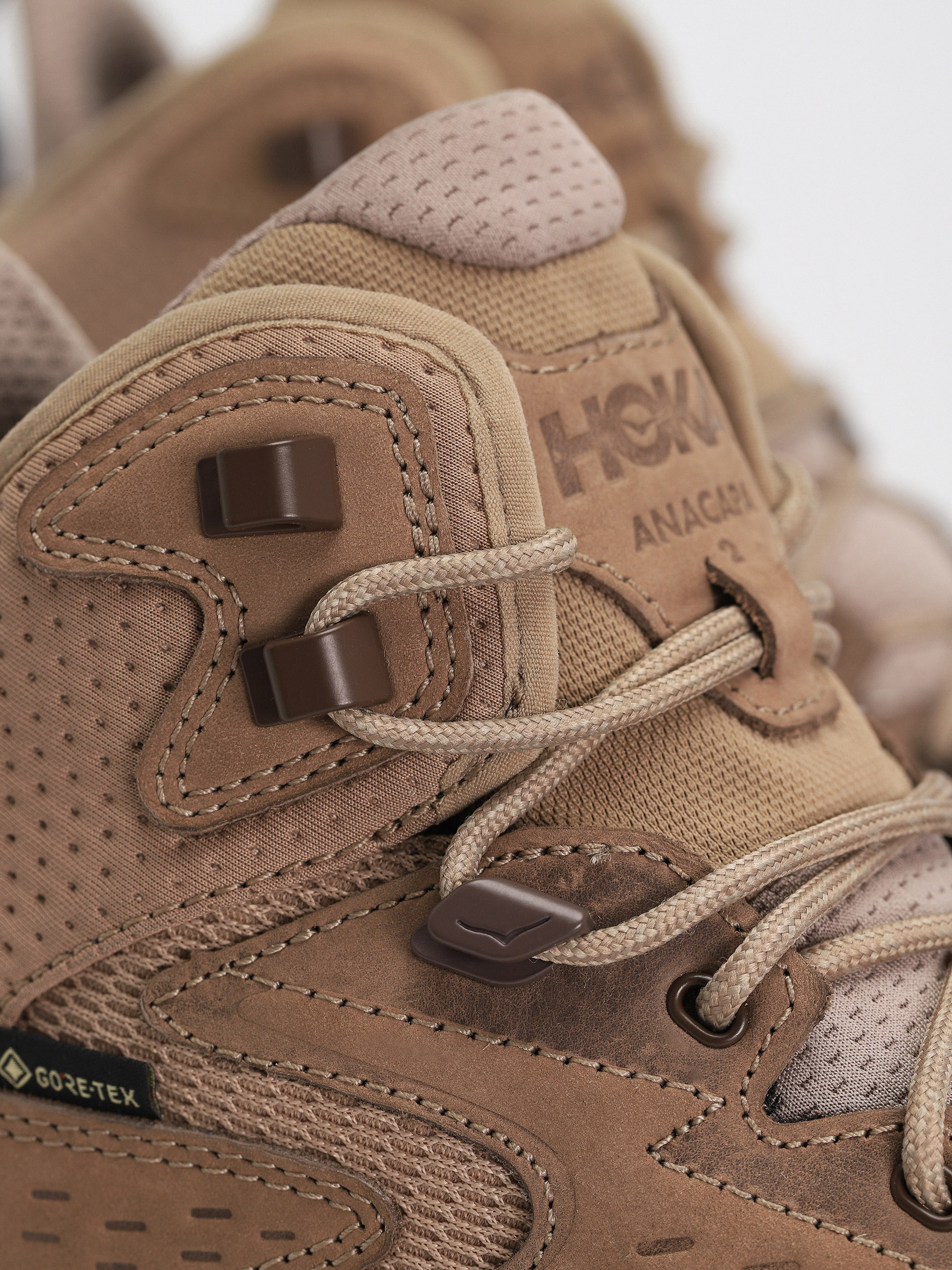 Pantofi Hoka Anacapa 2 Mid GTX (black/black)