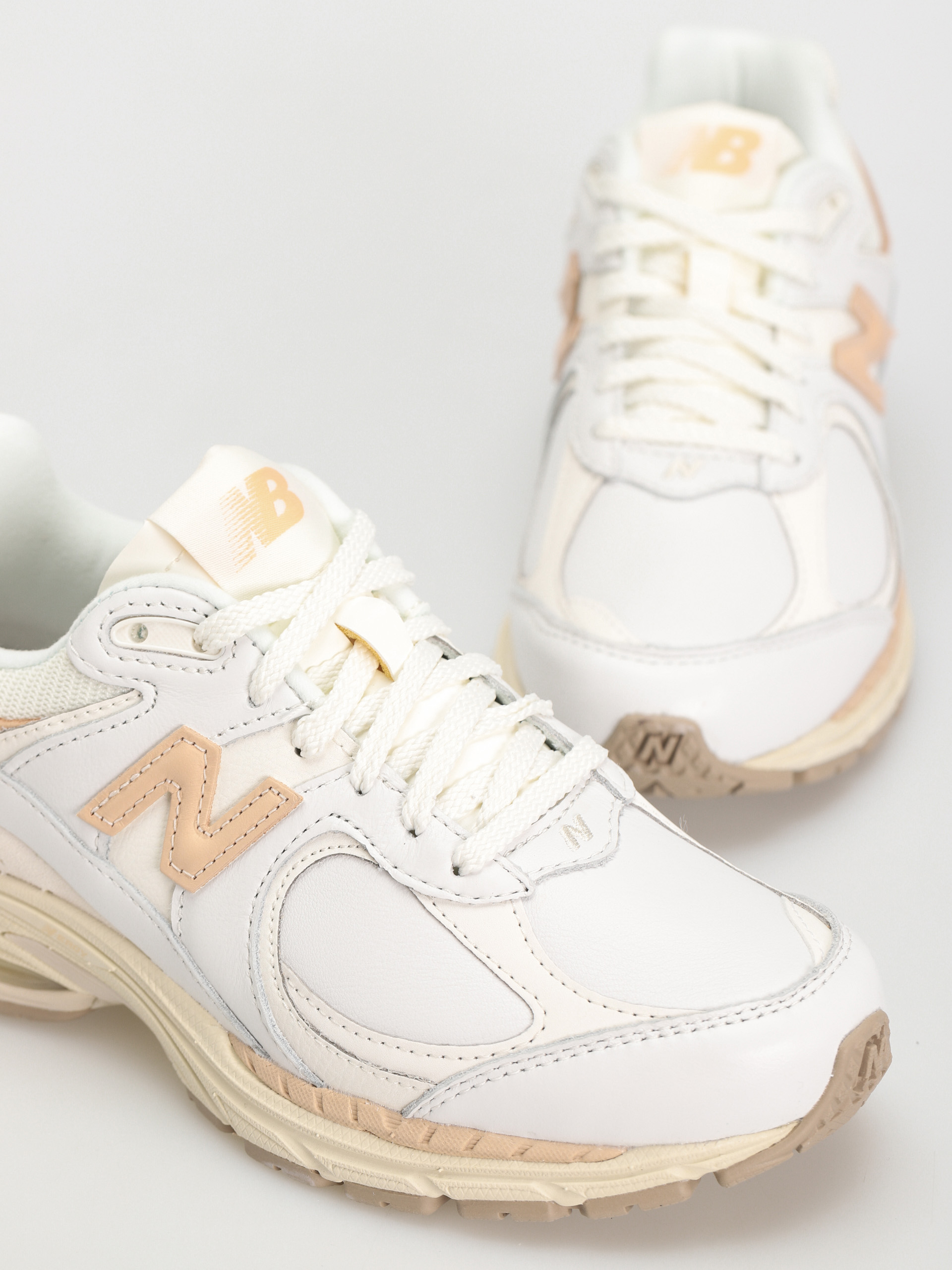 Pantofi New Balance 2002 (bright white)
