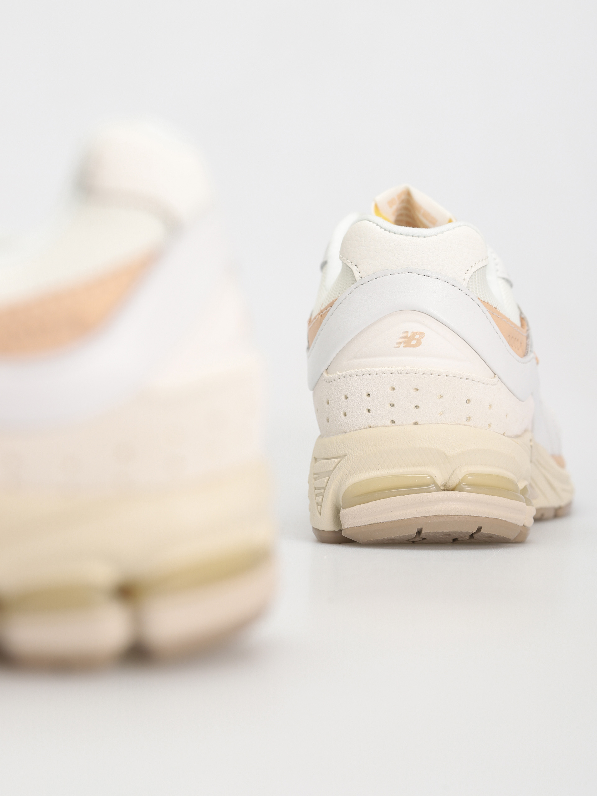 Pantofi New Balance 2002 (bright white)