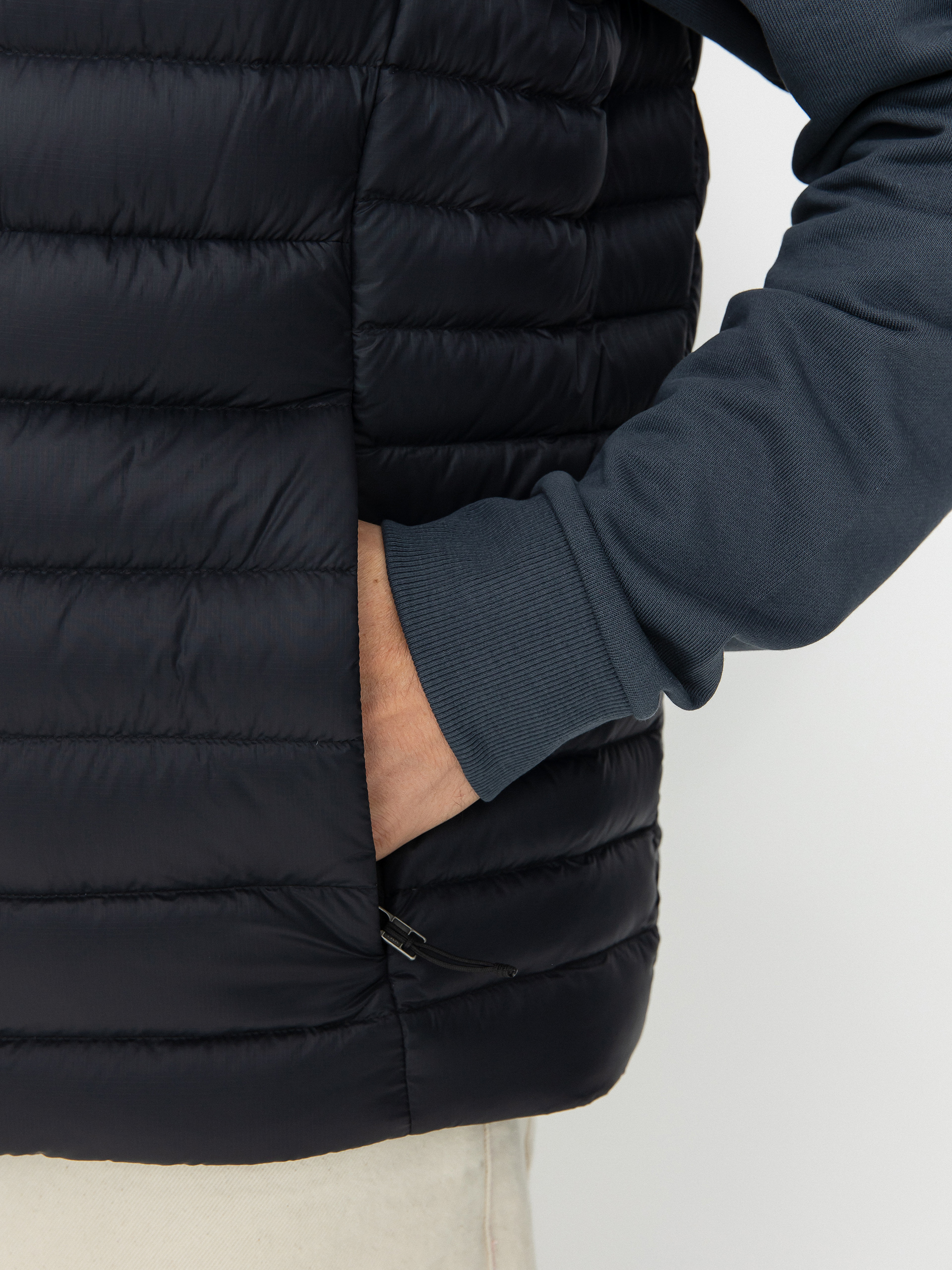 Vestă Patagonia Down Sweater Vest (black)