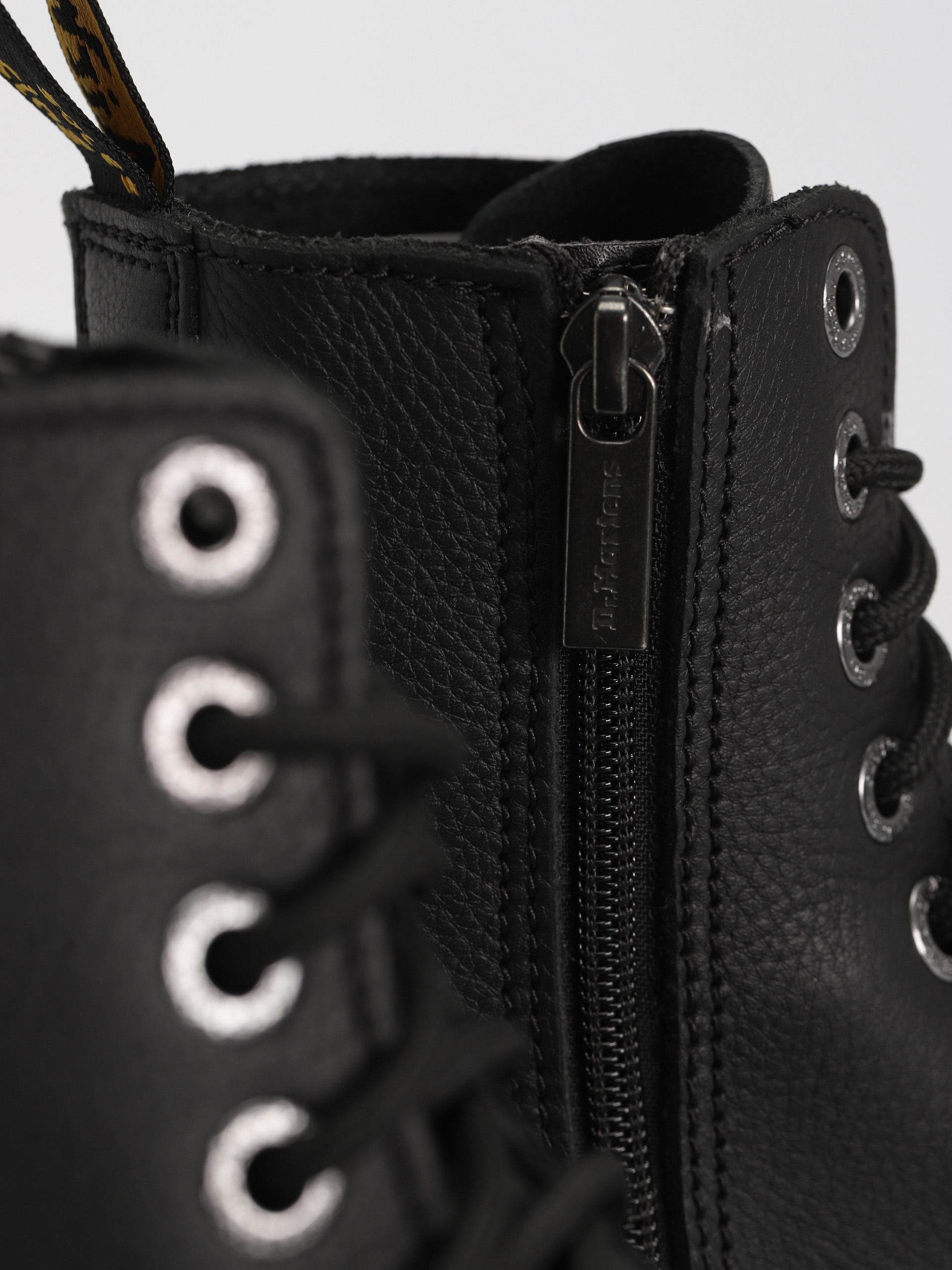 Pantofi Dr. Martens Jadon III (black pisa)