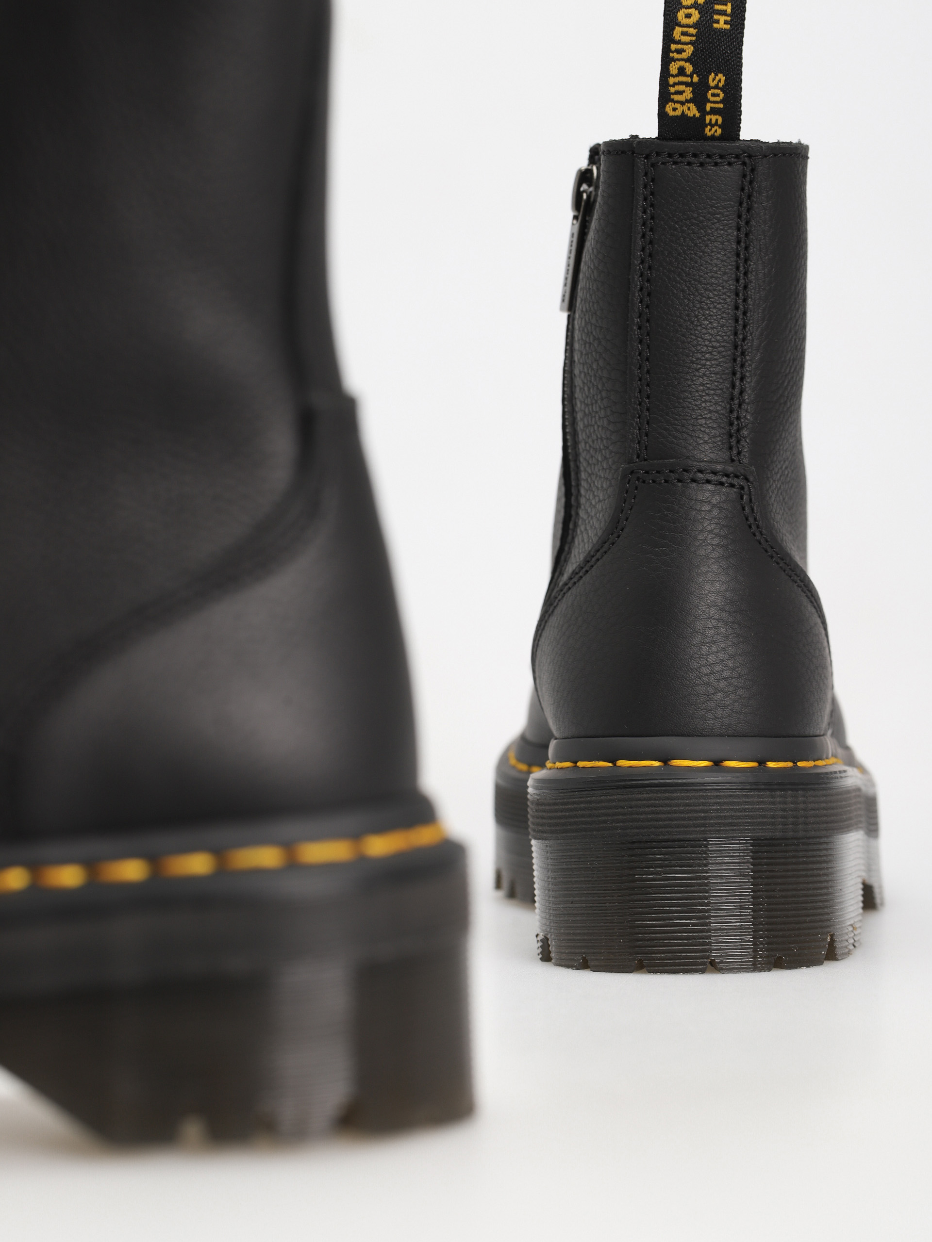 Pantofi Dr. Martens Jadon III (black pisa)