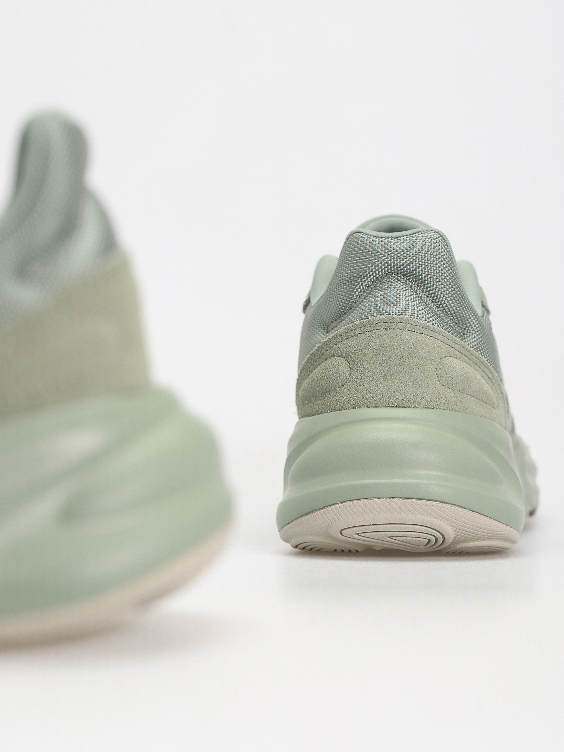 Pantofi adidas Ozelle (silgrn/silgrn/carbon)