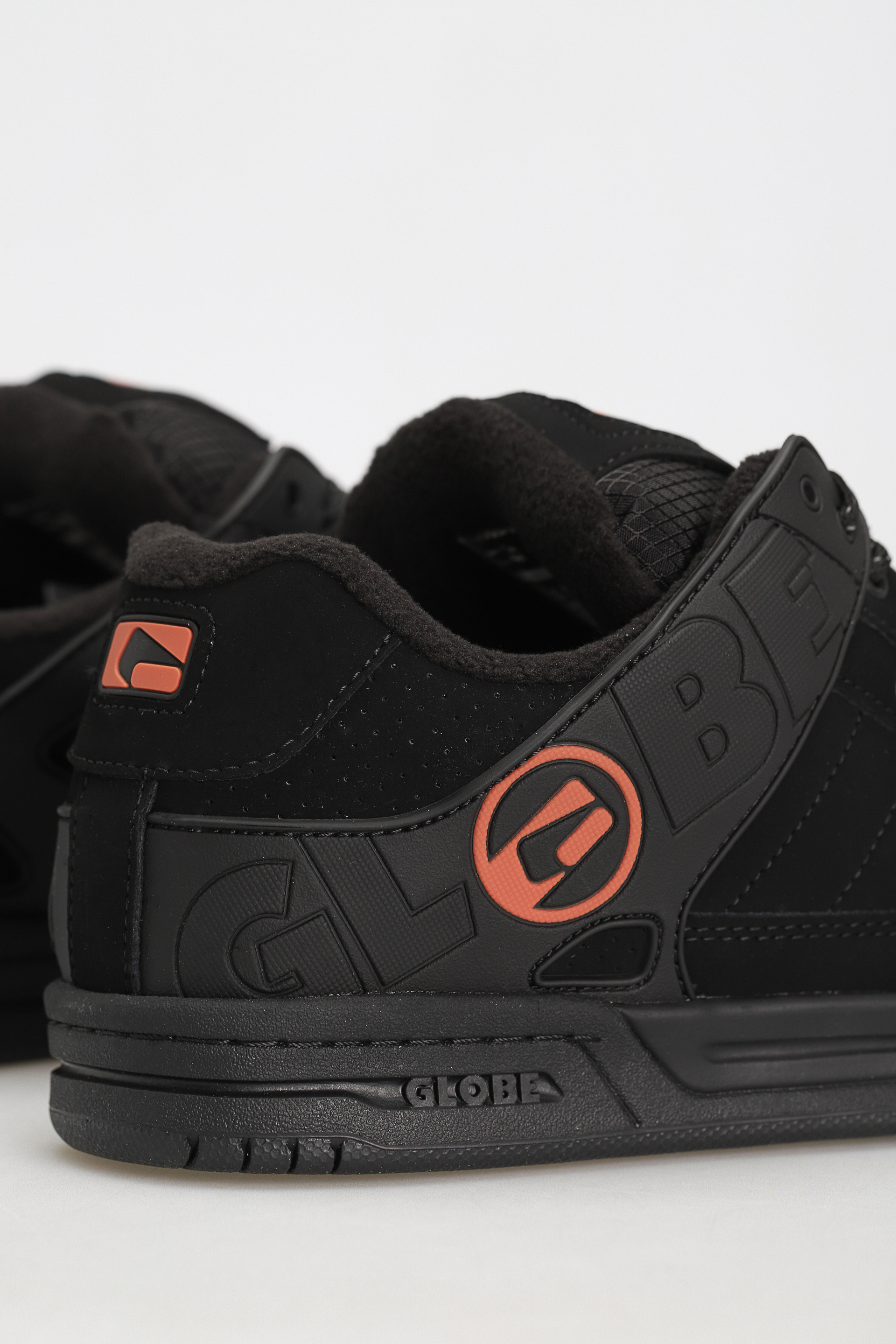 Pantofi Globe Tilt (black/black/bronze)