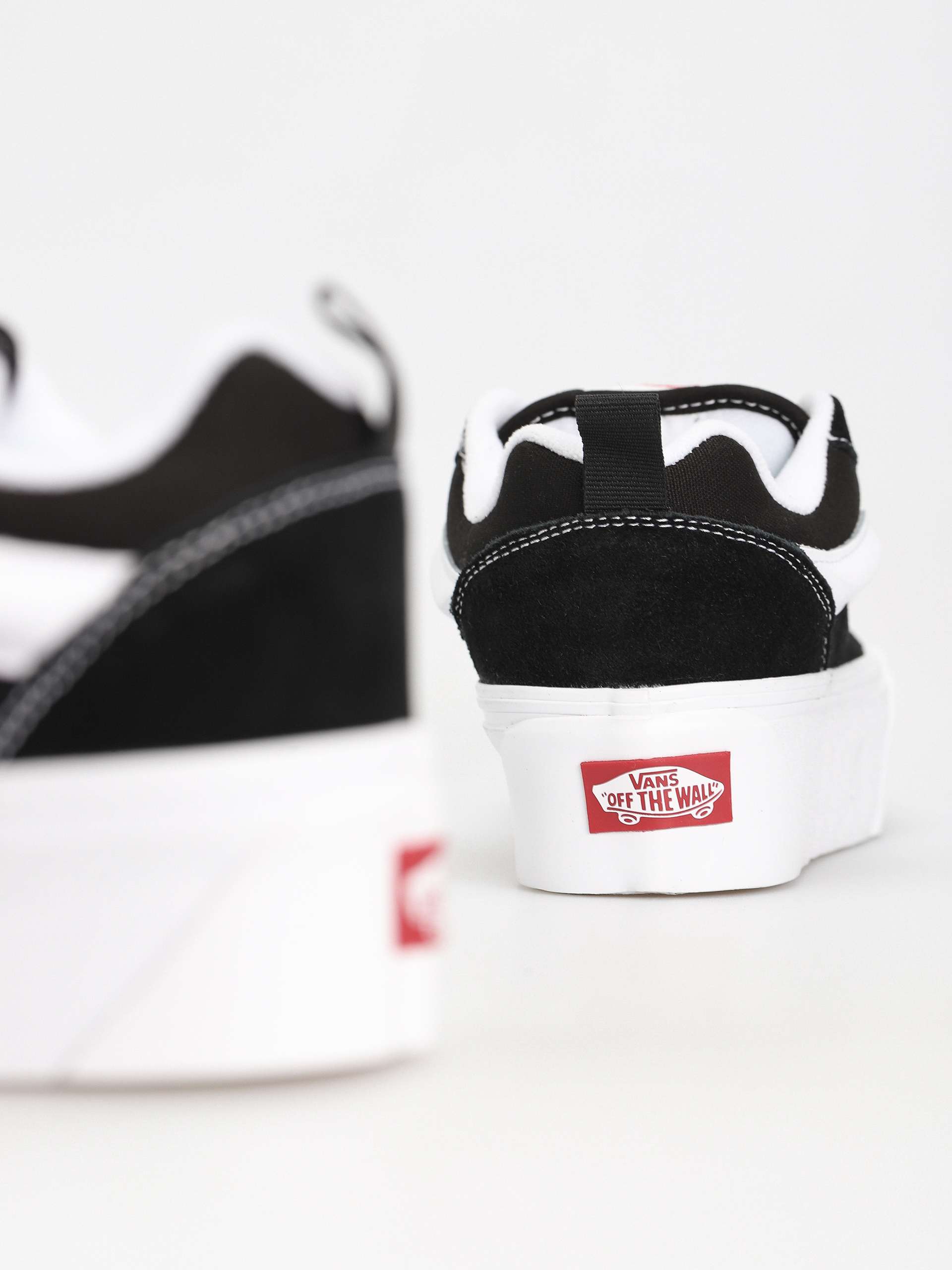 Pantofi Vans Knu Stack (black/true white)