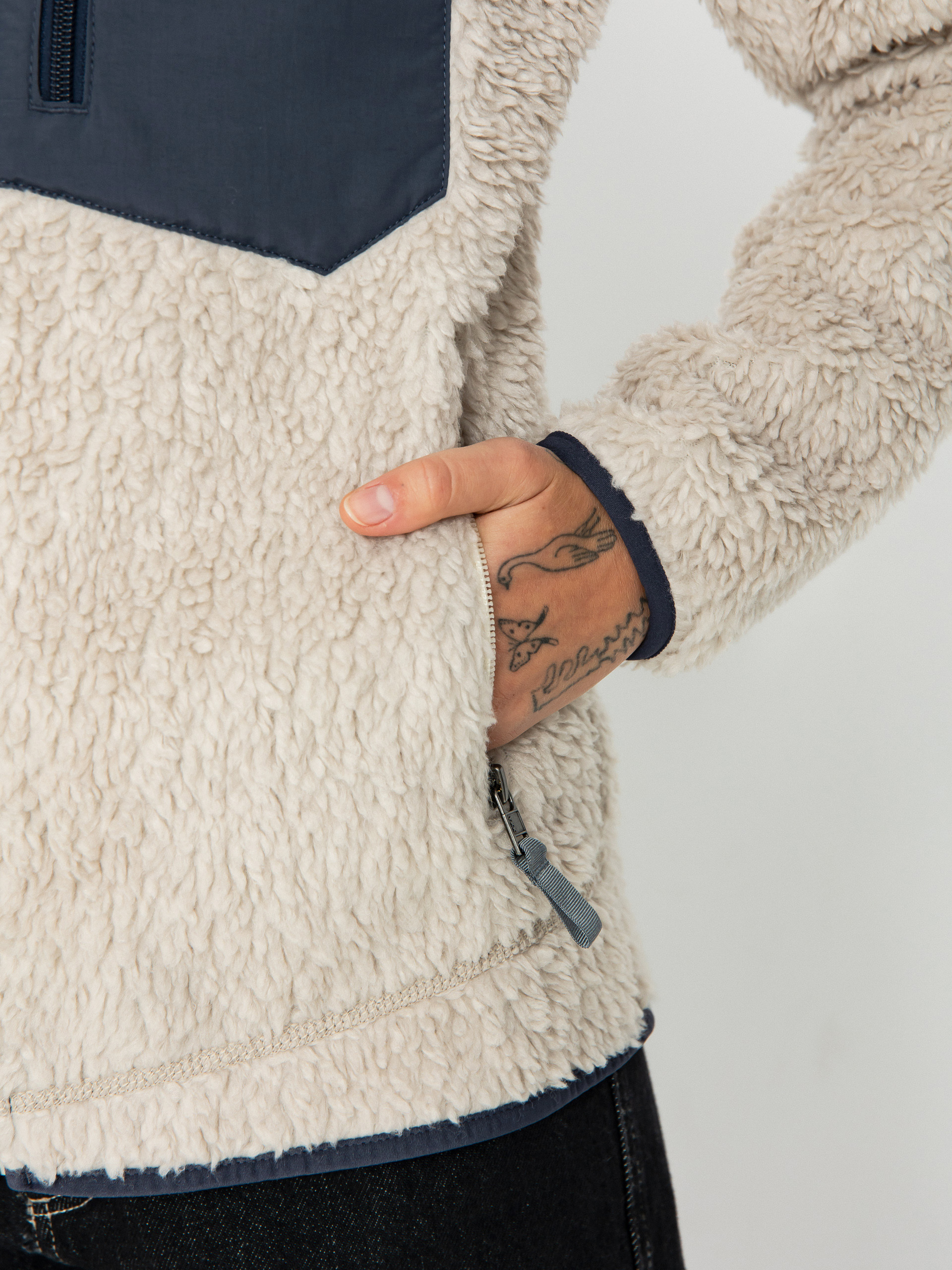 Geacă Patagonia Classic Retro X Wmn (natural w/smolder blue)