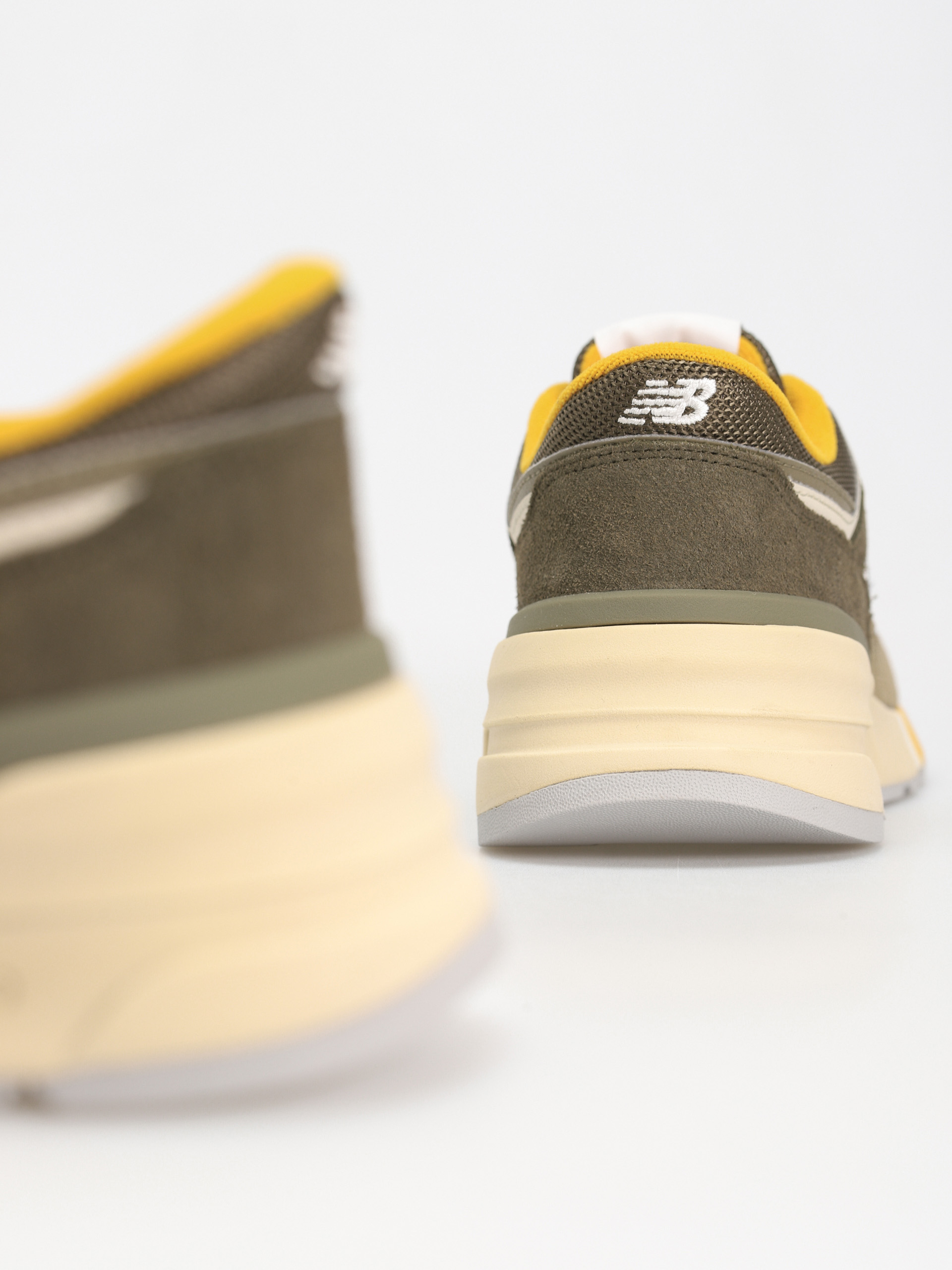 Pantofi New Balance 997 (covert green)