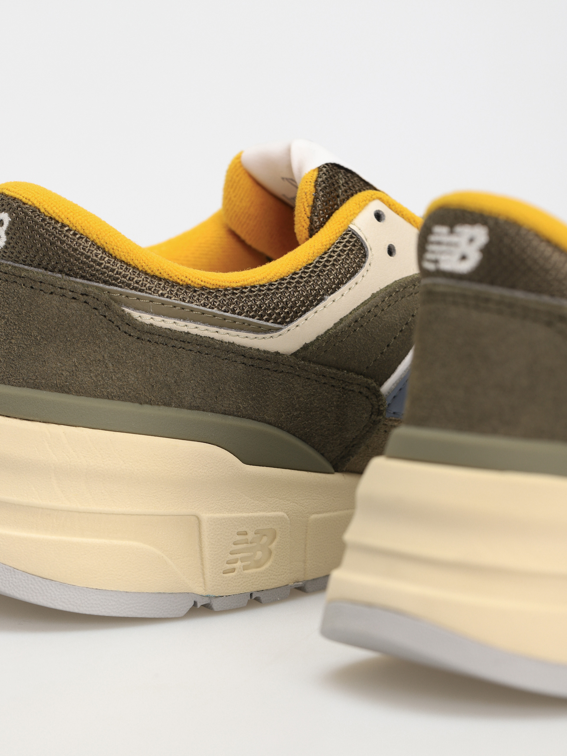 Pantofi New Balance 997 (covert green)