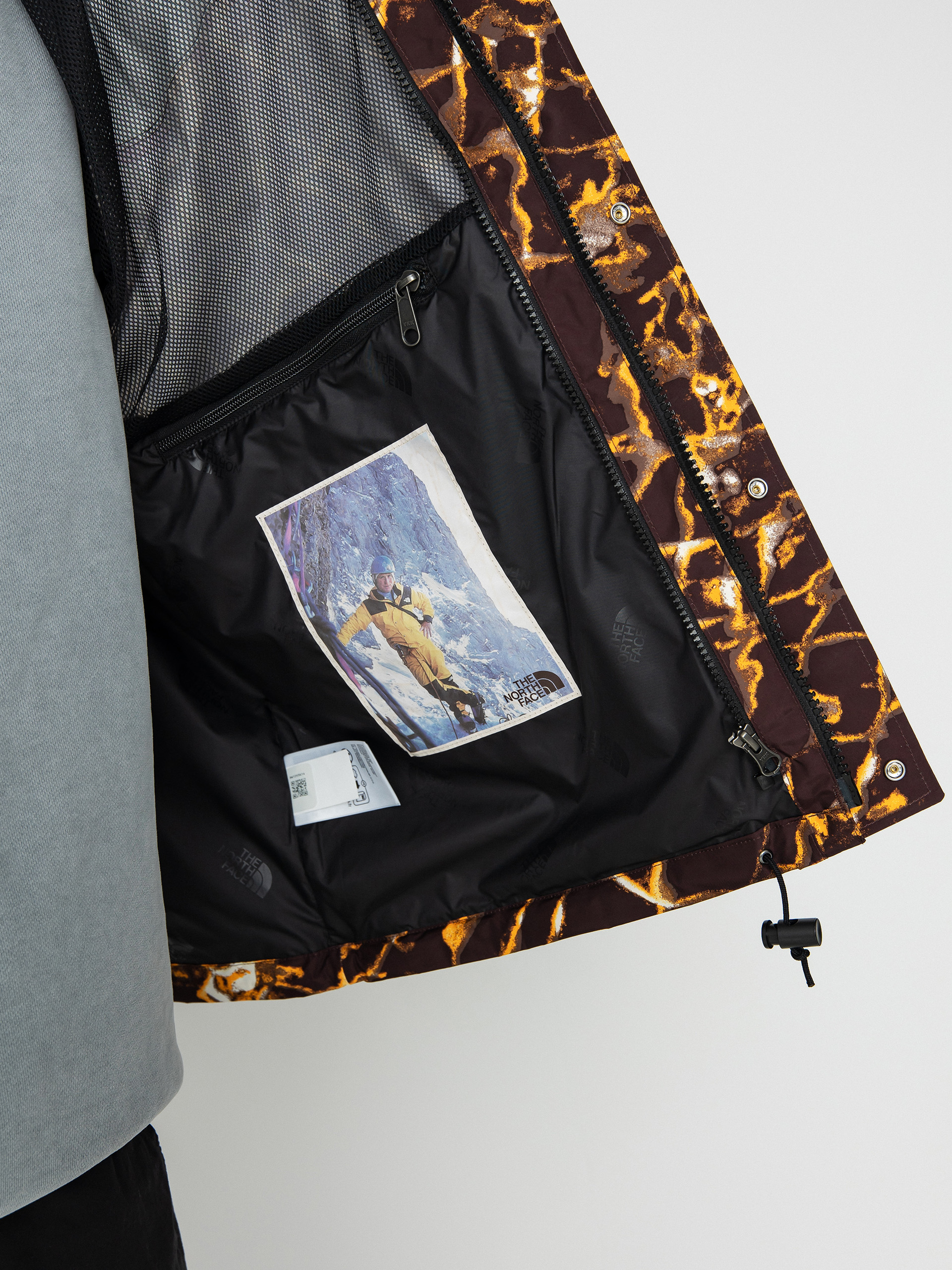 Geacă The North Face 86 Retro Mountain (coal brown wtrdstp/tnfb)