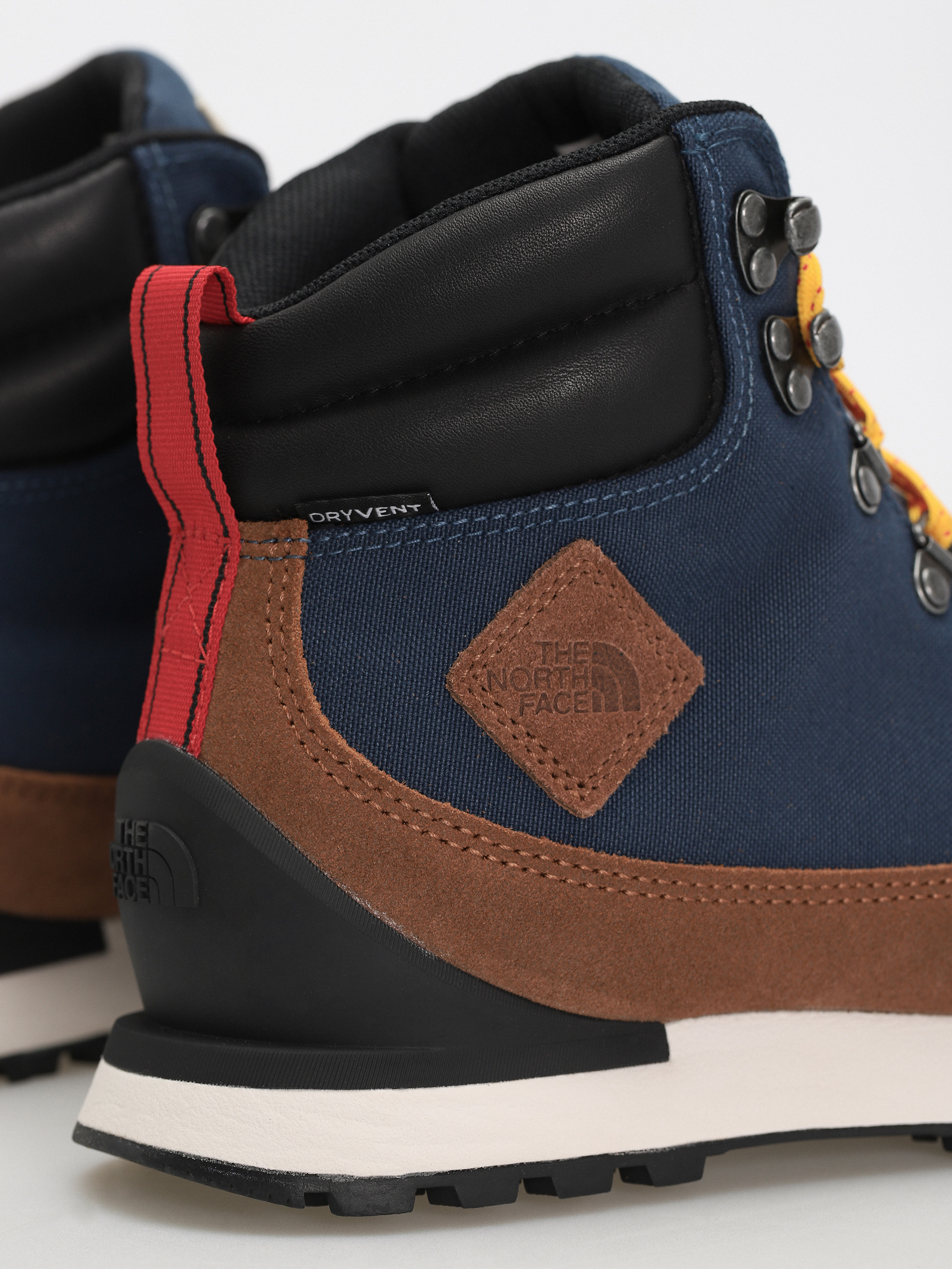 Pantofi The North Face Back To Berkeley Iv Textile Wp (shady blue/monksrobebrn)