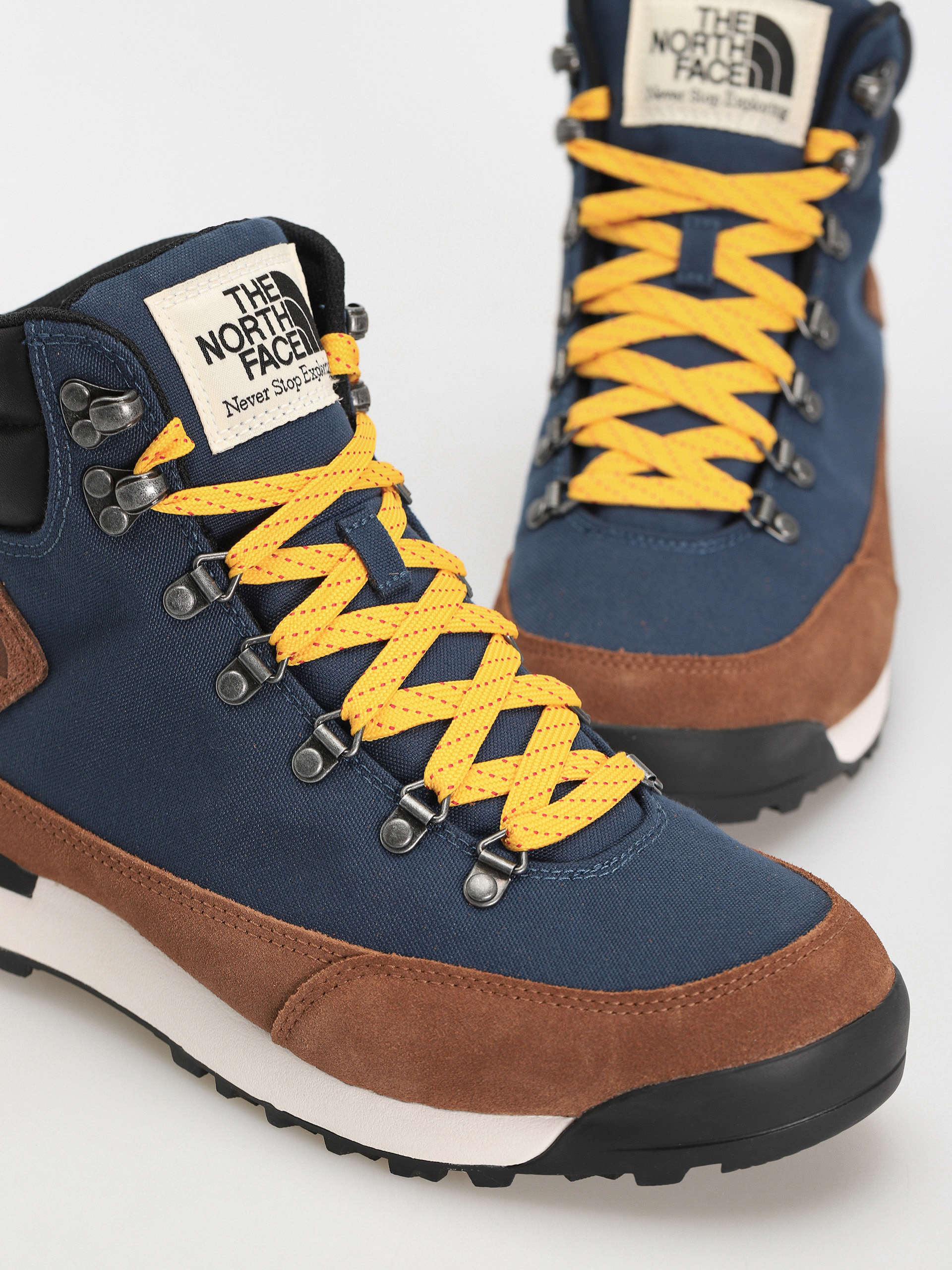Pantofi The North Face Back To Berkeley Iv Textile Wp (shady blue/monksrobebrn)