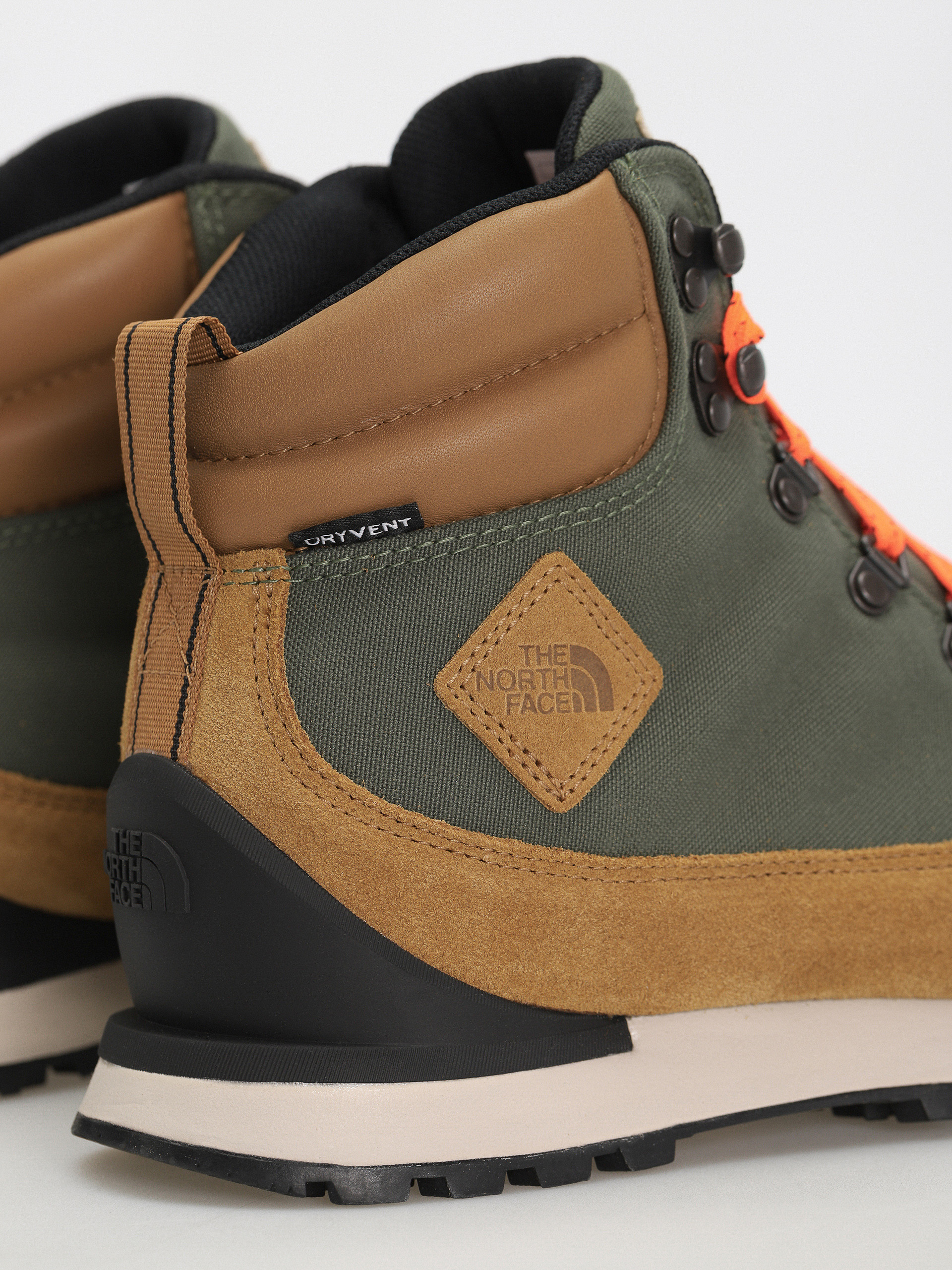 Pantofi The North Face Back To Berkeley Iv Textile Wp (thyme/utility brown)