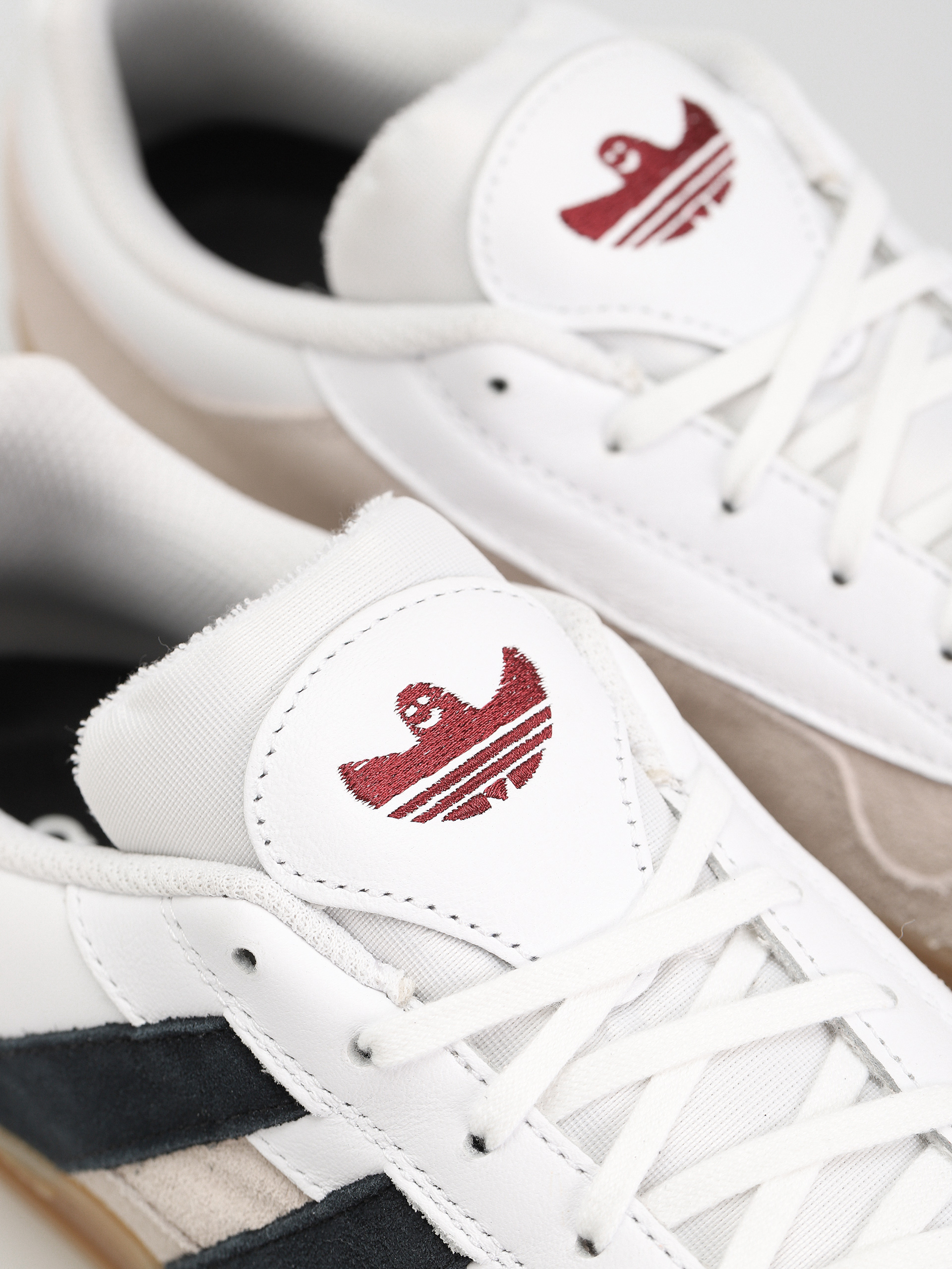 Pantofi adidas Aloha Super (ftwwht/cblack/gum4)