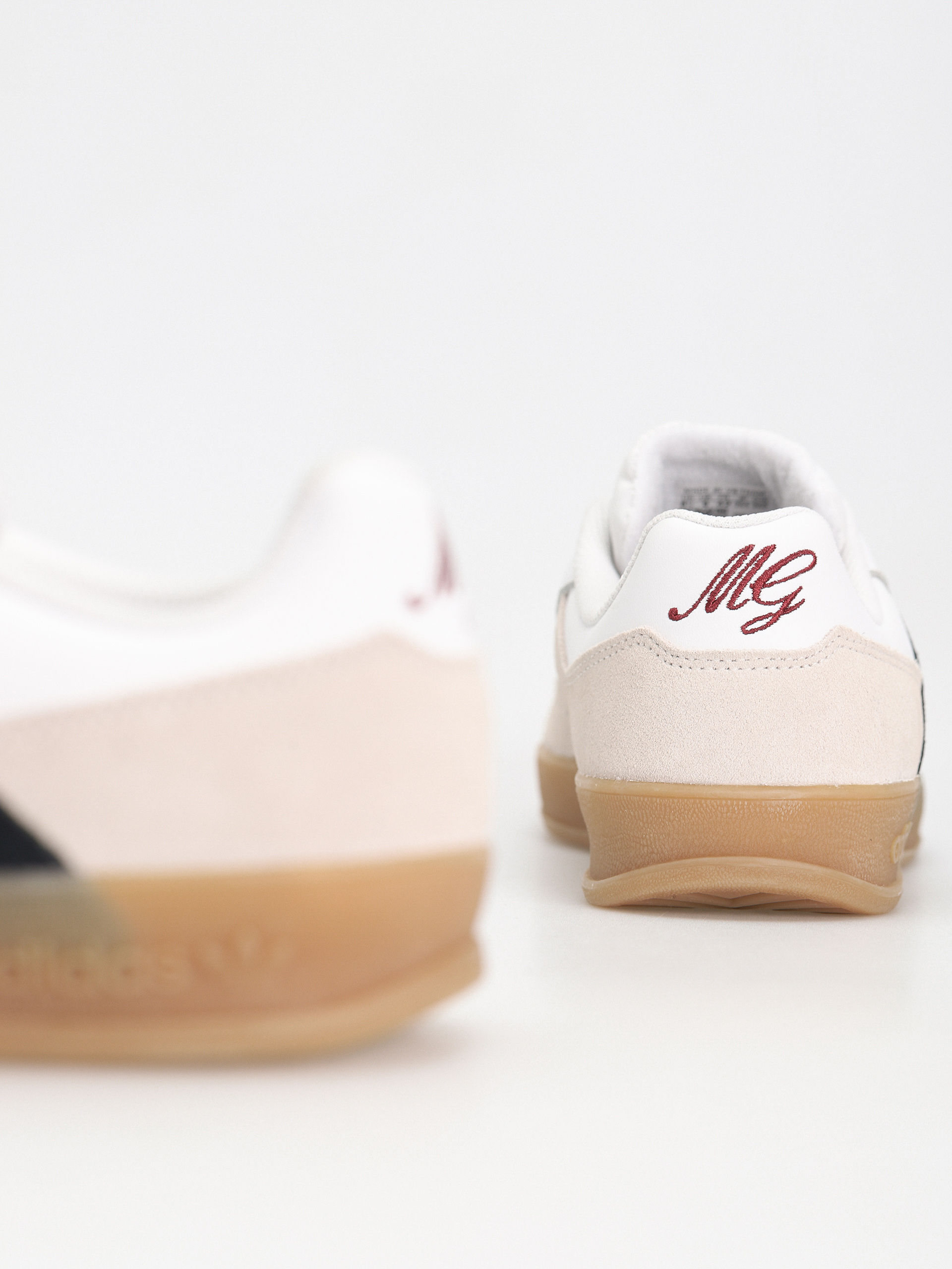 Pantofi adidas Aloha Super (ftwwht/cblack/gum4)