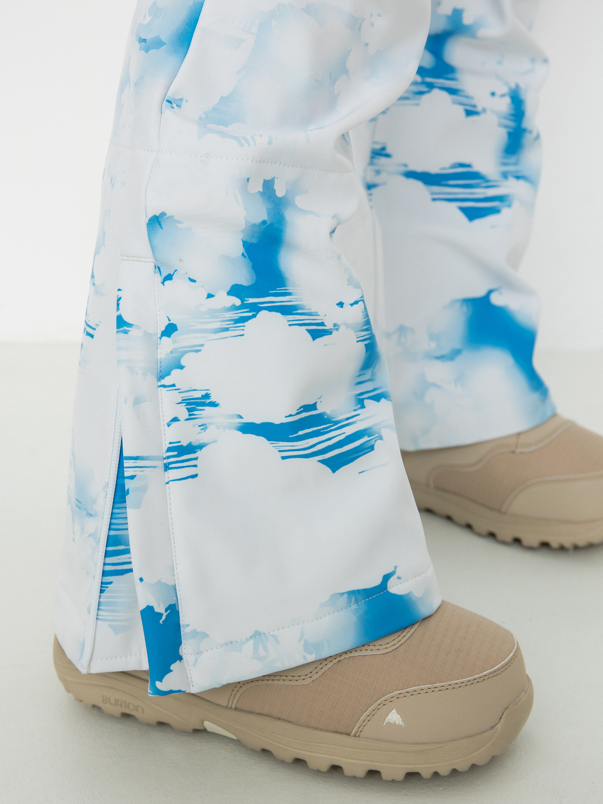 Pentru femei Pantaloni pentru snowboard Roxy Chloe Kim (azure blue clouds)