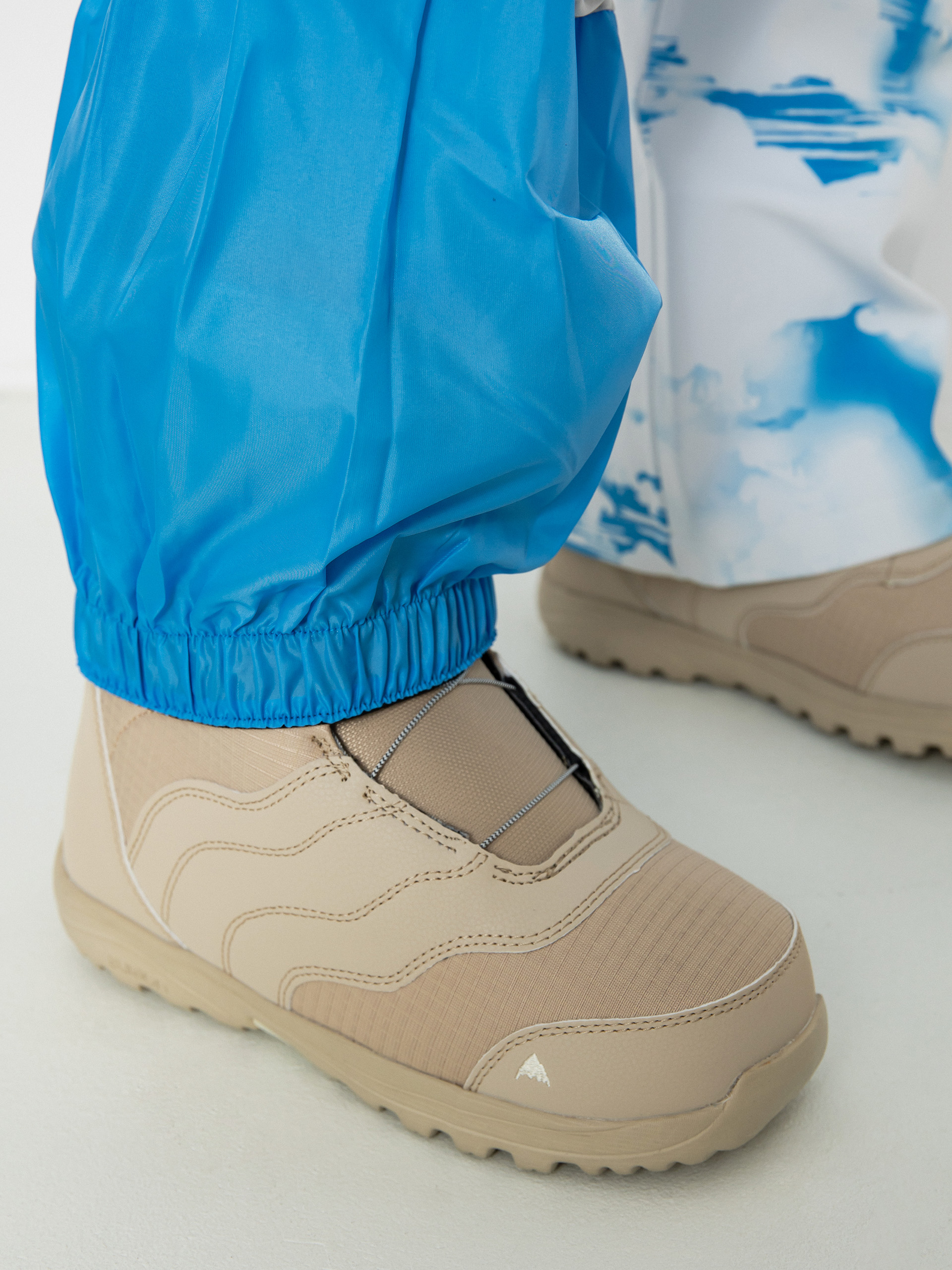 Pentru femei Pantaloni pentru snowboard Roxy Chloe Kim (azure blue clouds)