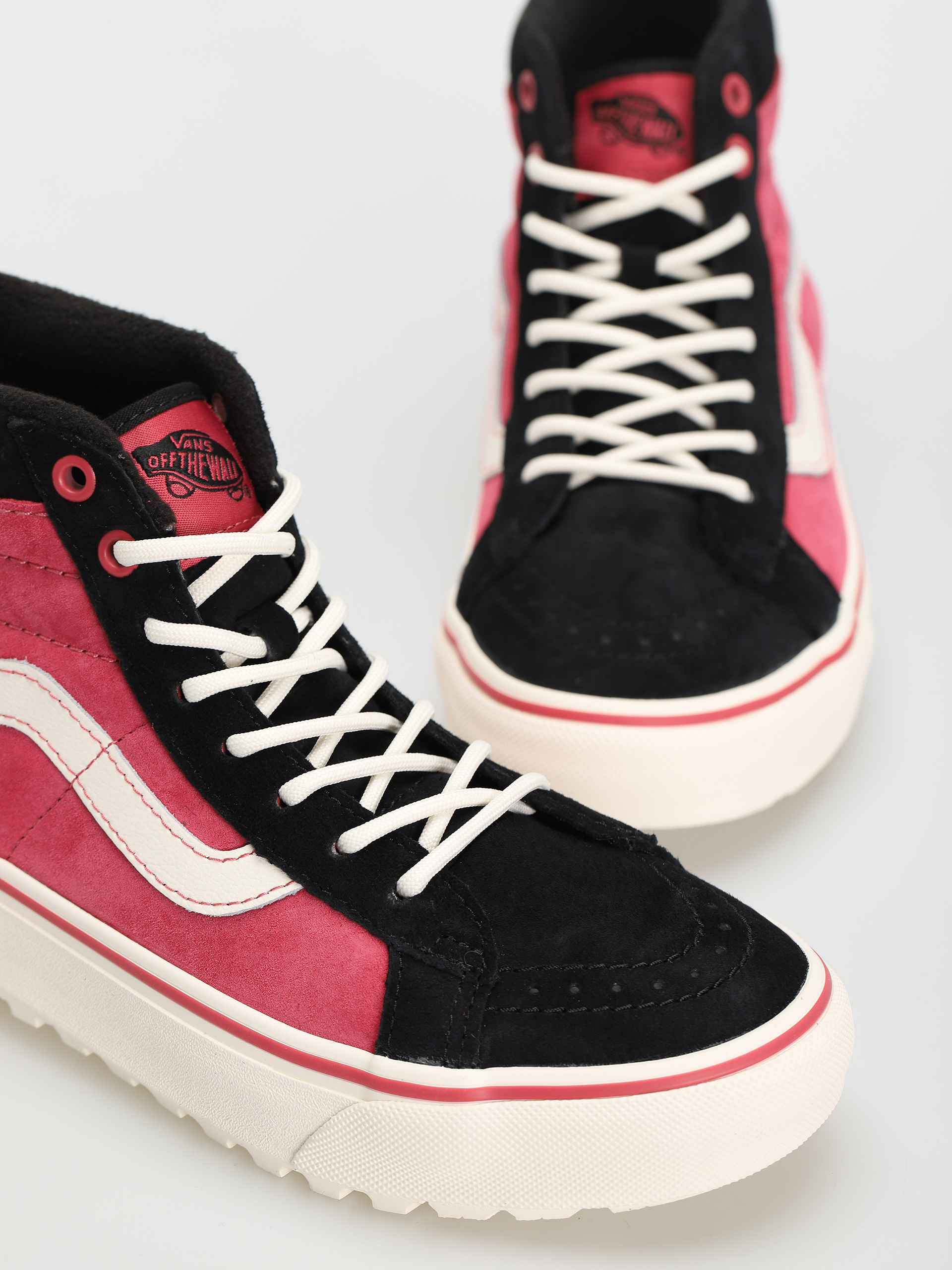 Pantofi Vans Sk8 Hi MTE 1 (holly berry)
