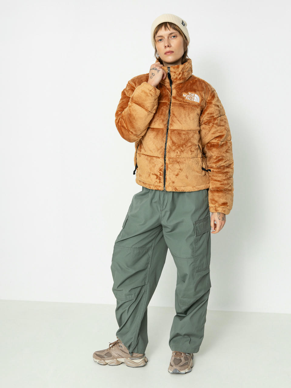 Geacă The North Face Versa Velour Nuptse Wmn (almond butter)