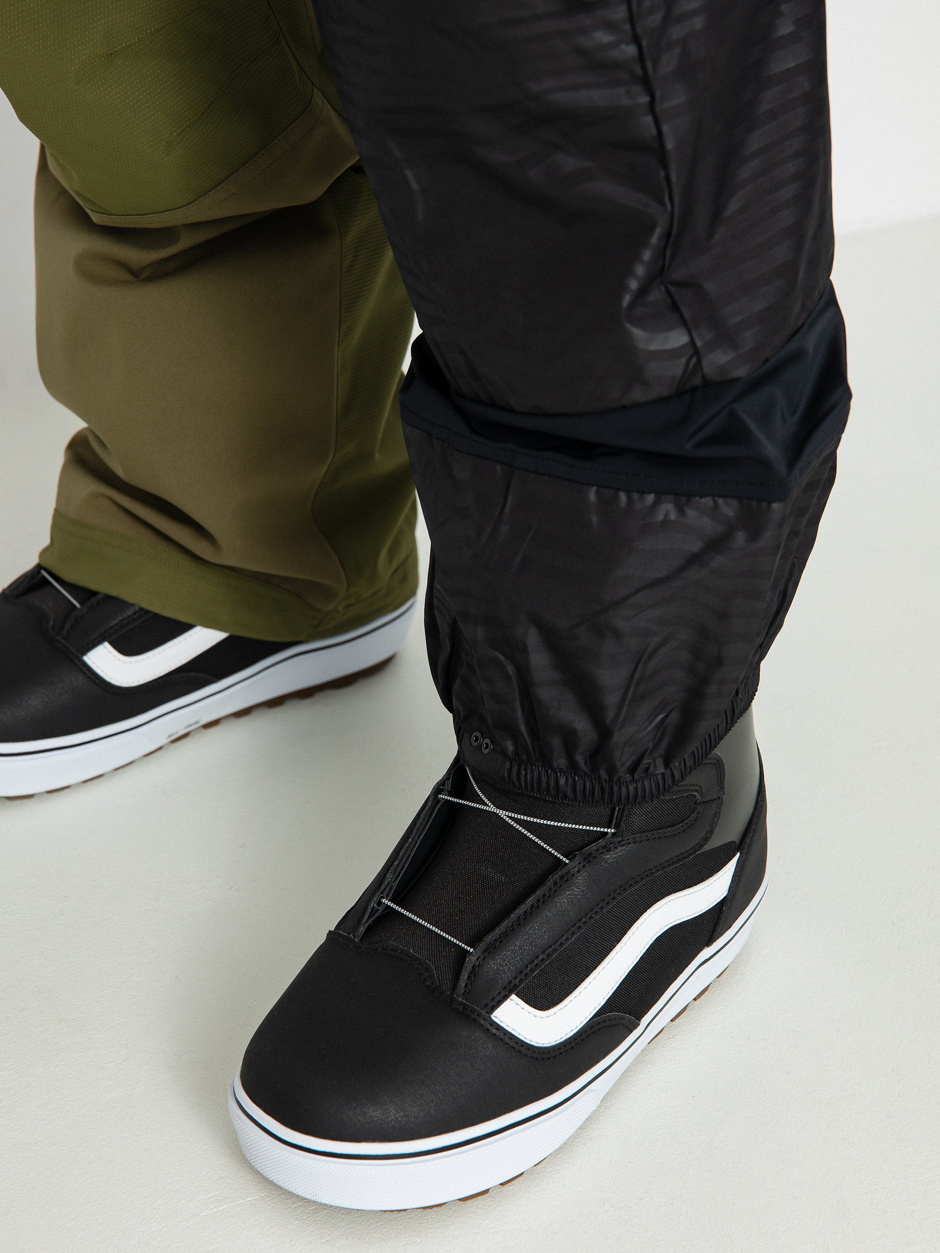 Pentru bărbați Pantaloni pentru snowboard Volcom Nwrk Baggy (military)