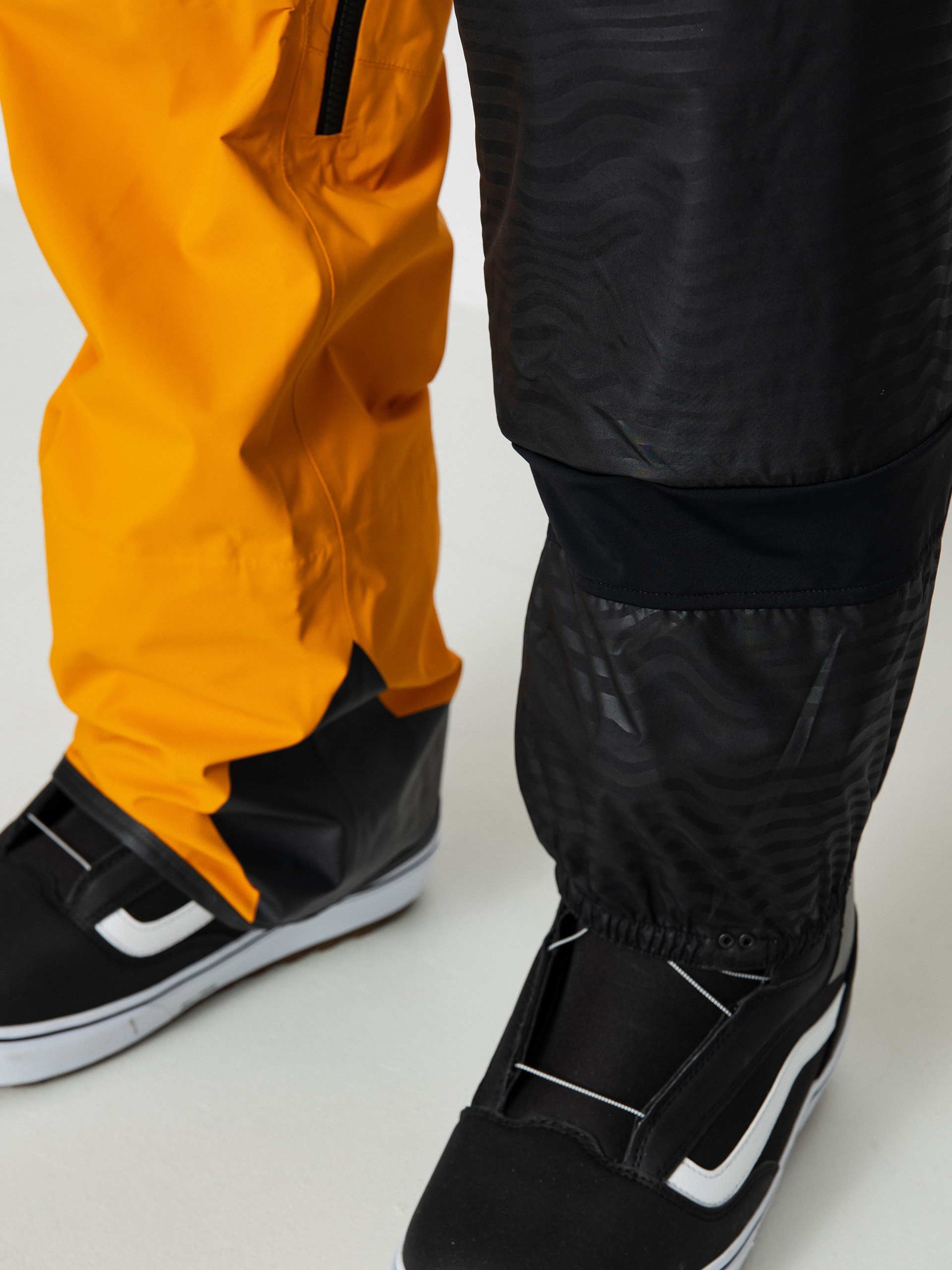Pentru bărbați Pantaloni pentru snowboard Volcom Guide Gore Tex (gold)