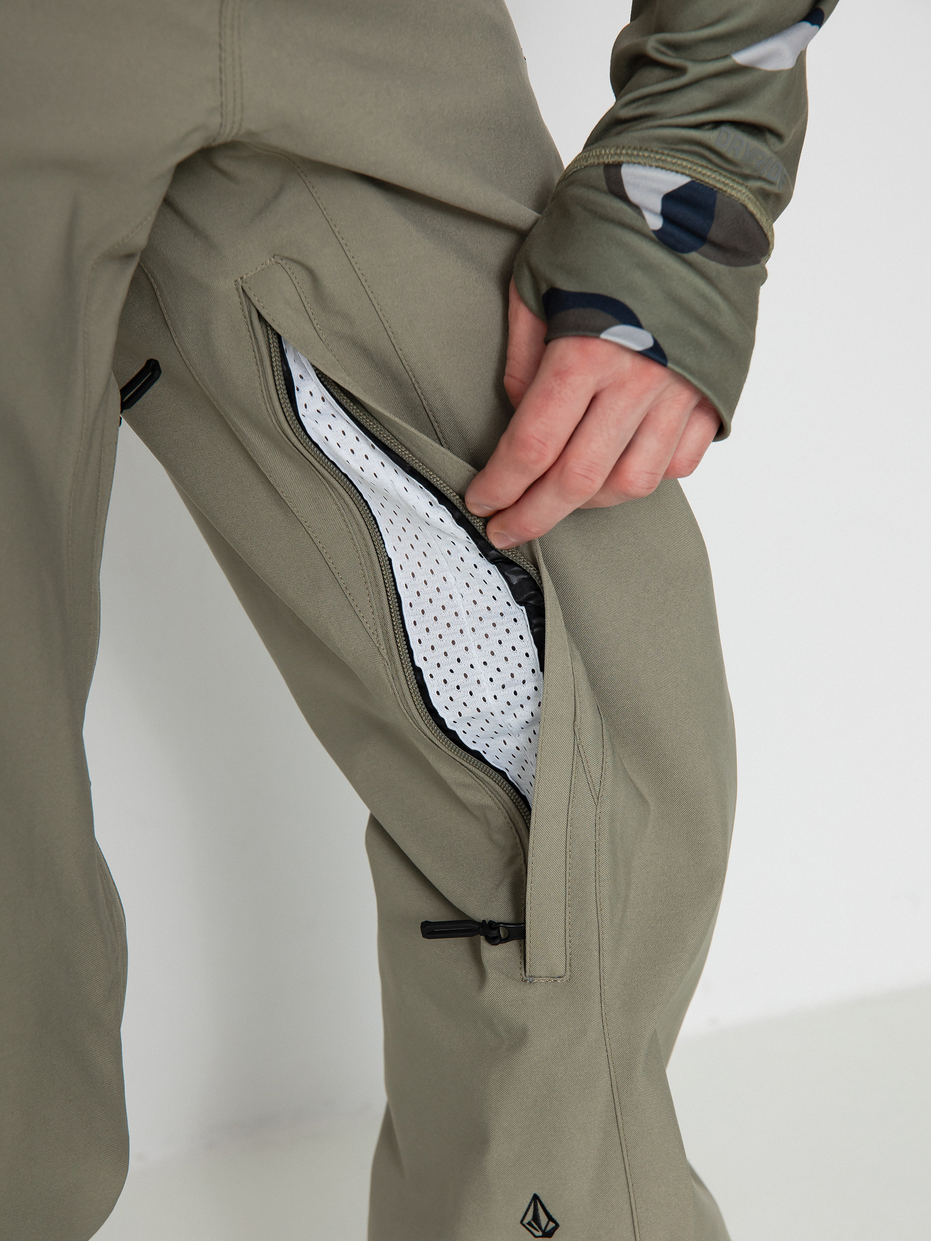 Pentru bărbați Pantaloni pentru snowboard Volcom Freakin Snow Chino (light military)