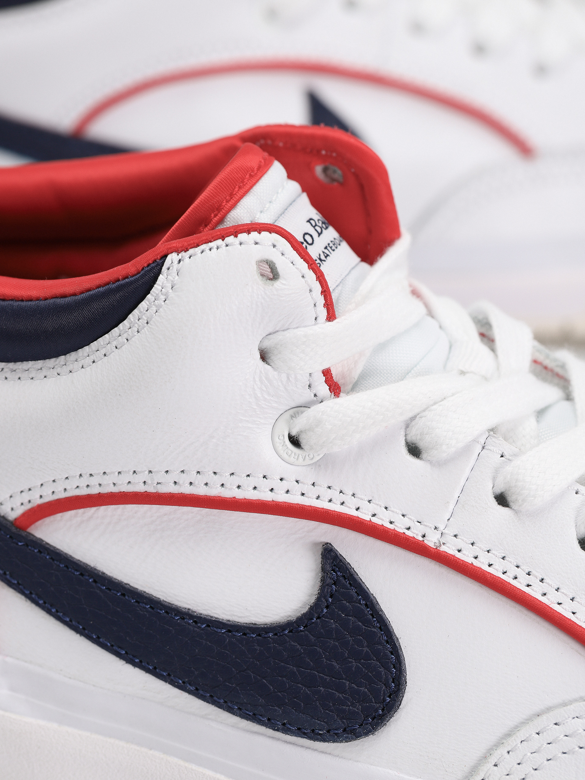 Pantofi Nike SB React Leo Premium (white/midnight navy university red white)