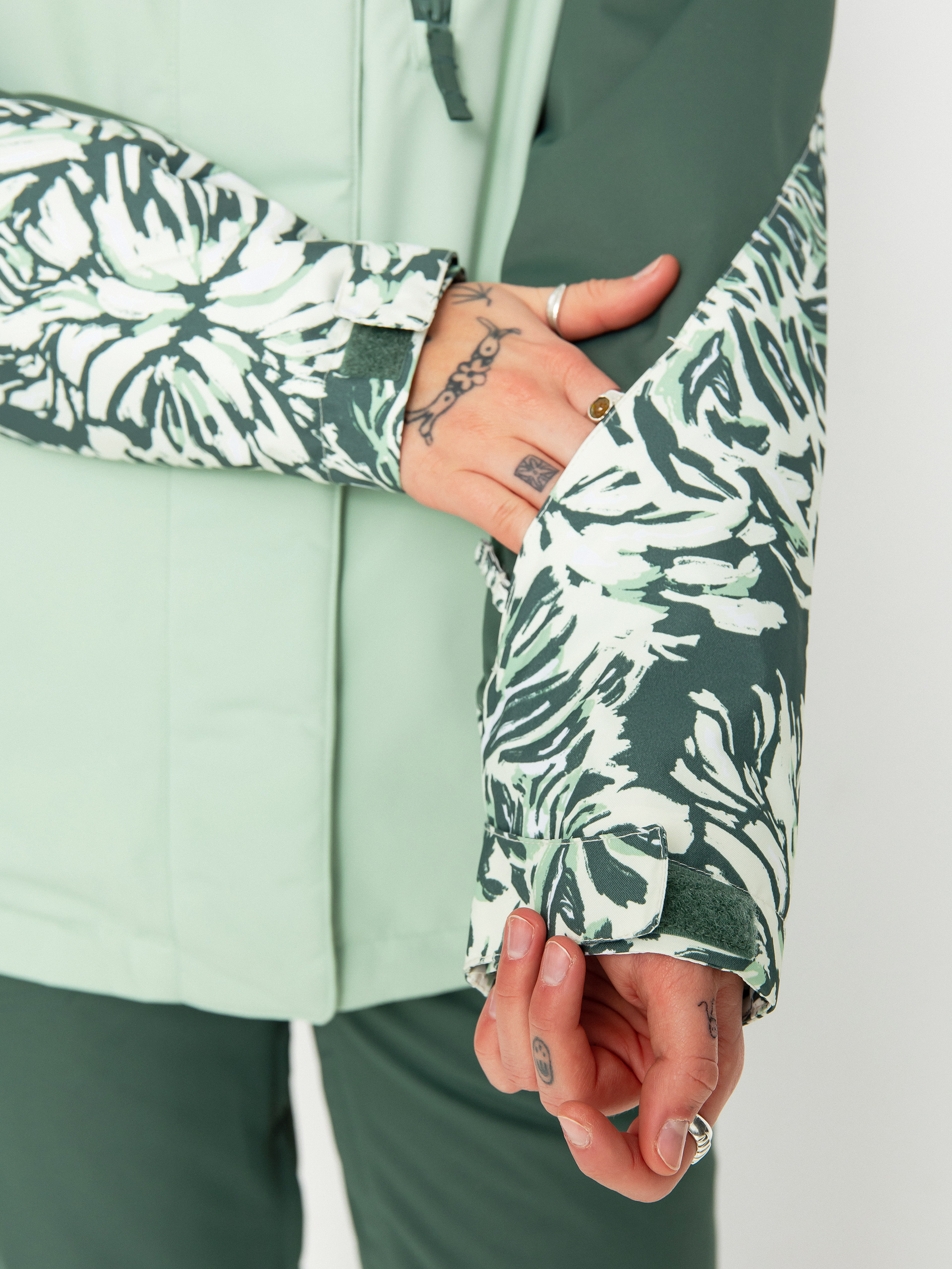 Pentru femei Geacă de snowboard Roxy Jetty Block (dark forest wild)