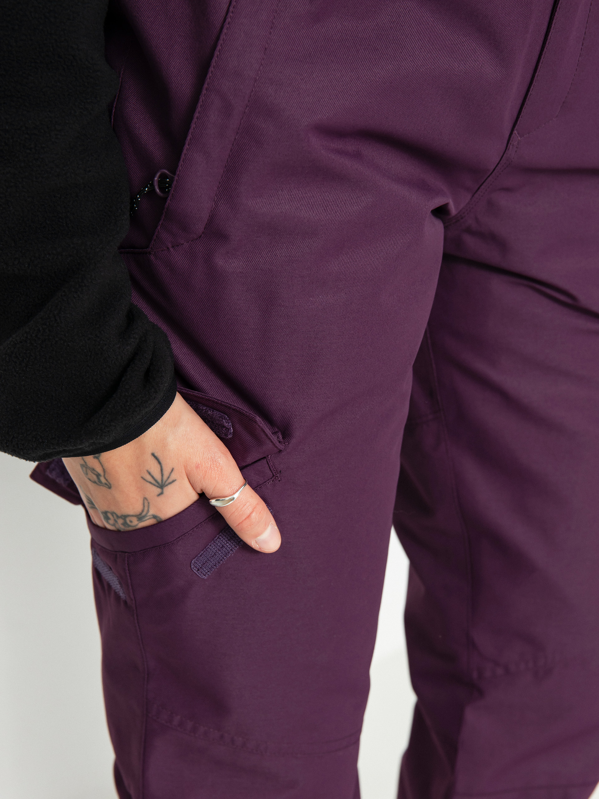 Pentru femei Pantaloni pentru snowboard Volcom Bridger Ins (blackberry)