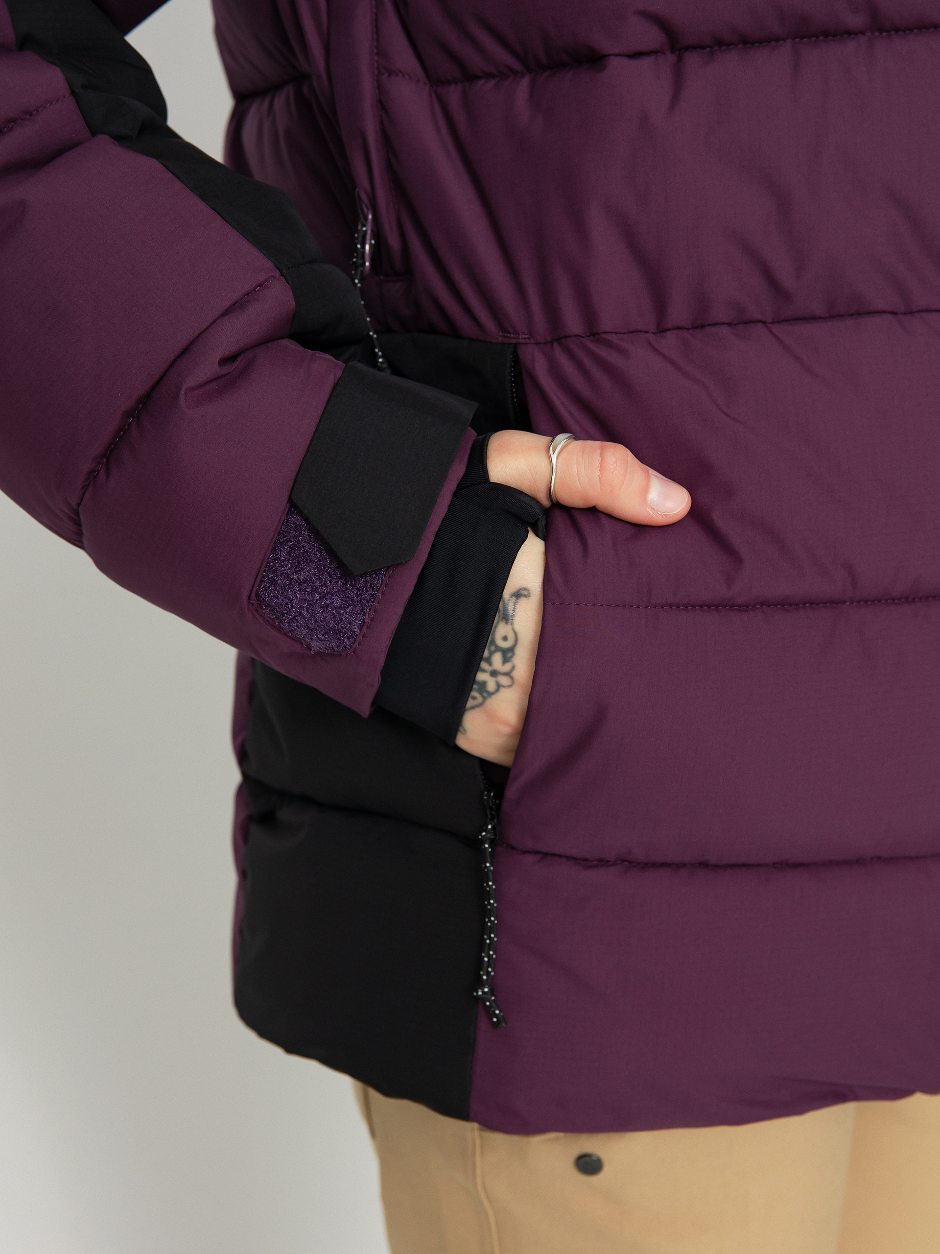 Pentru femei Geacă de snowboard Volcom Puffleup (blackberry)