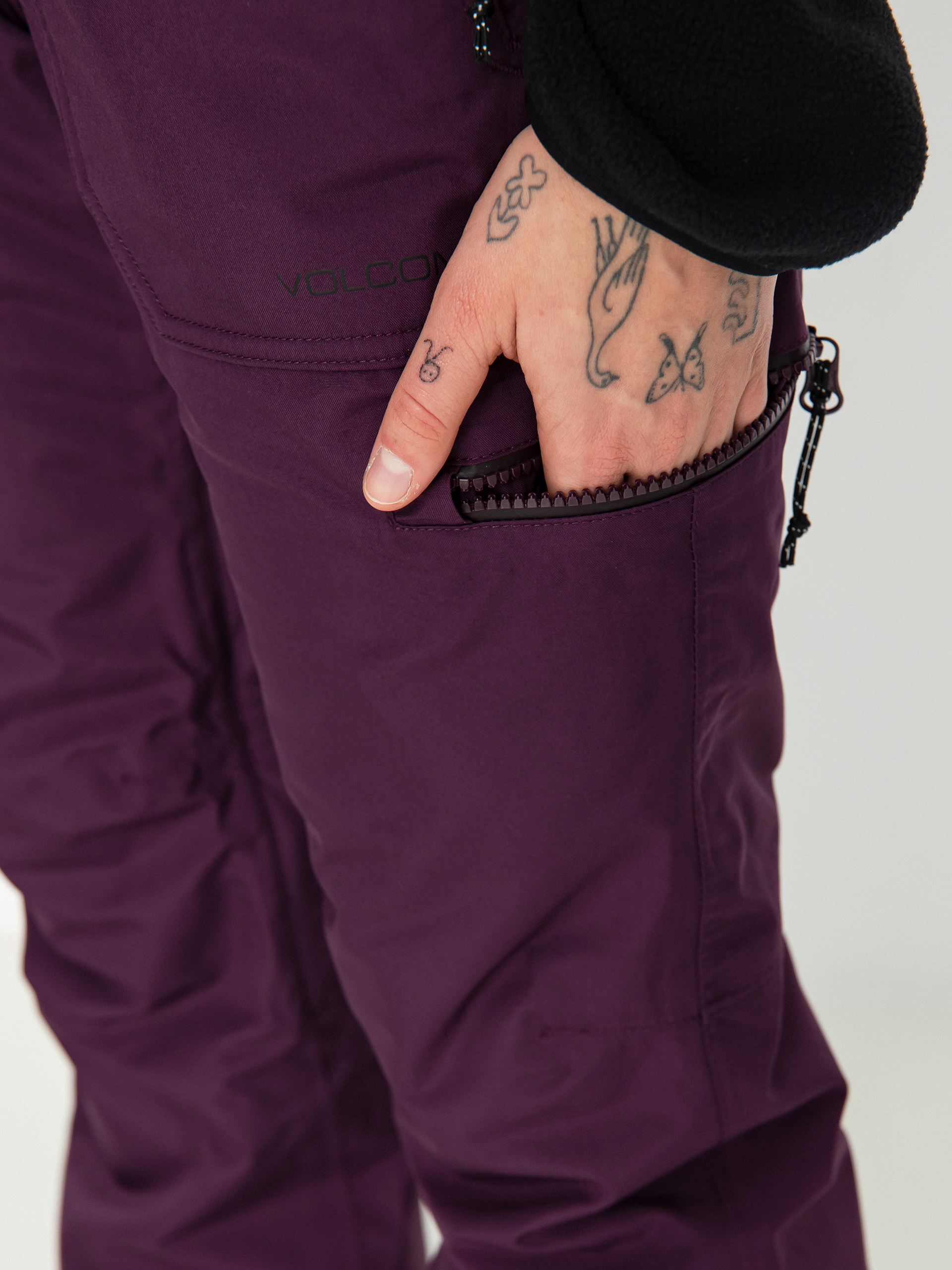 Pentru femei Pantaloni pentru snowboard Volcom Knox Ins Gore Tex (blackberry)